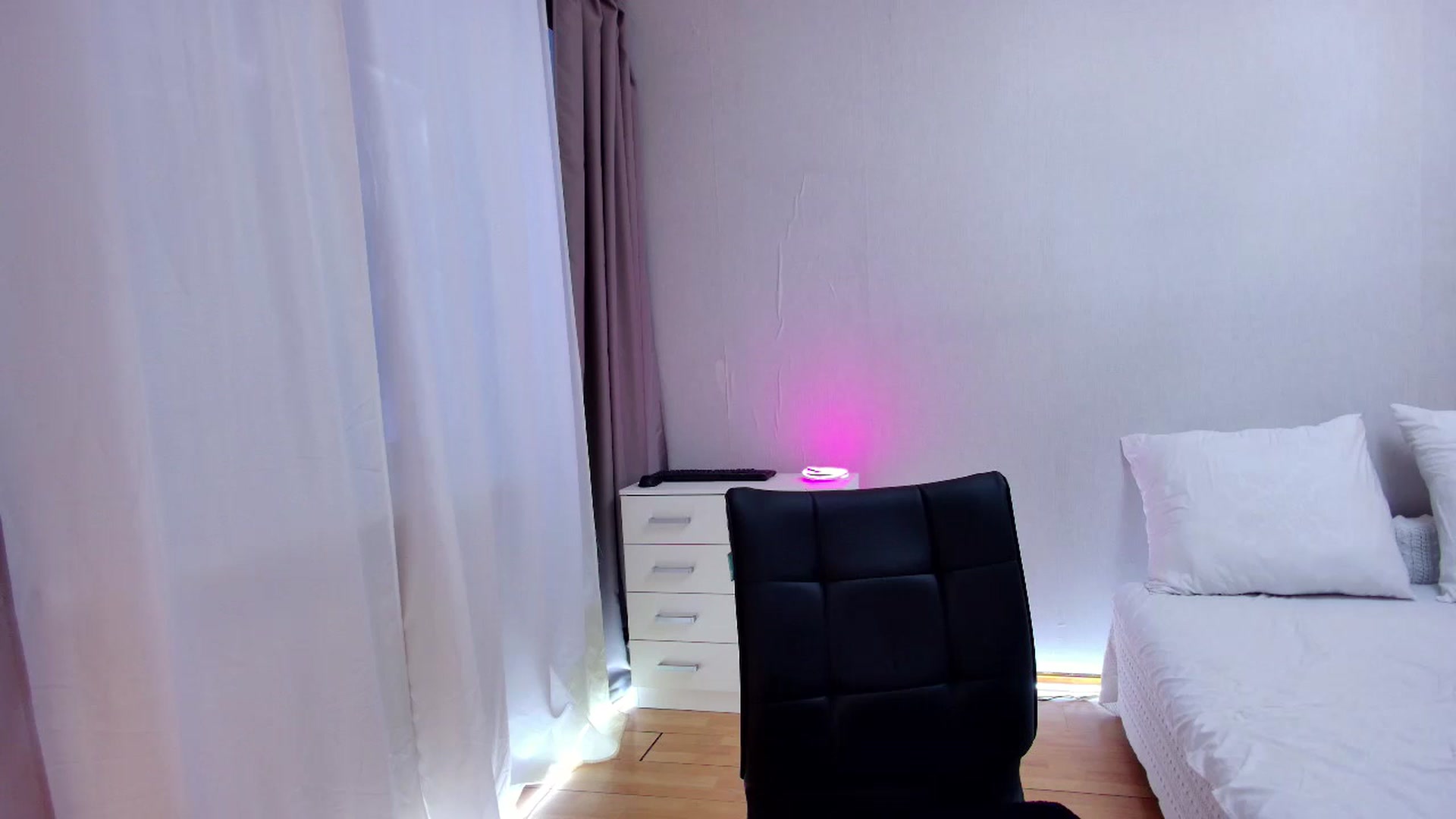 Gallery image thumbnail from Rockn_Grace's myfreecams stream on, 06/09/2023, 06:49 image 3 of 20