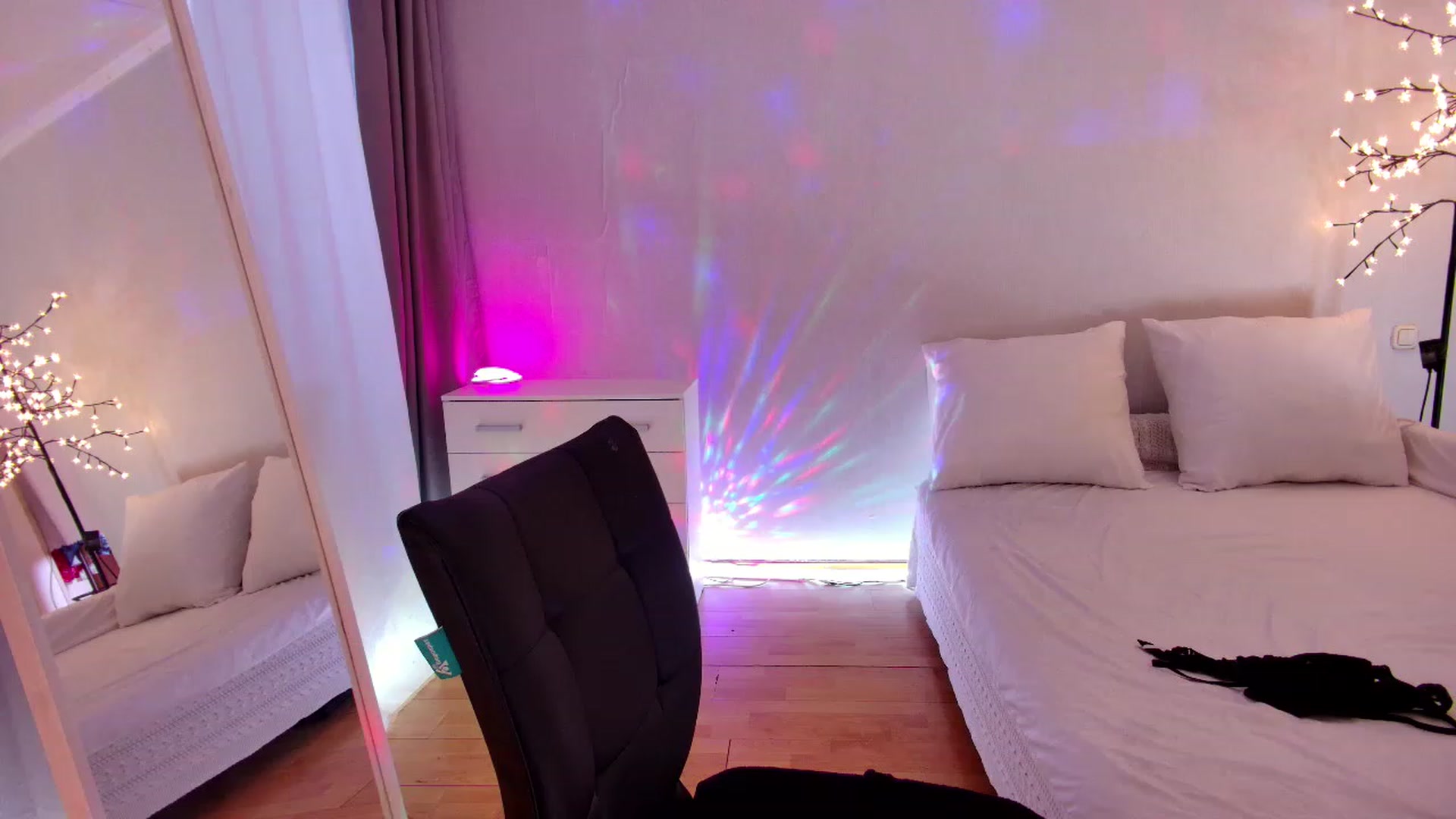 Gallery image thumbnail from Rockn_Grace's myfreecams stream on, 06/17/2023, 08:06 image 3 of 20