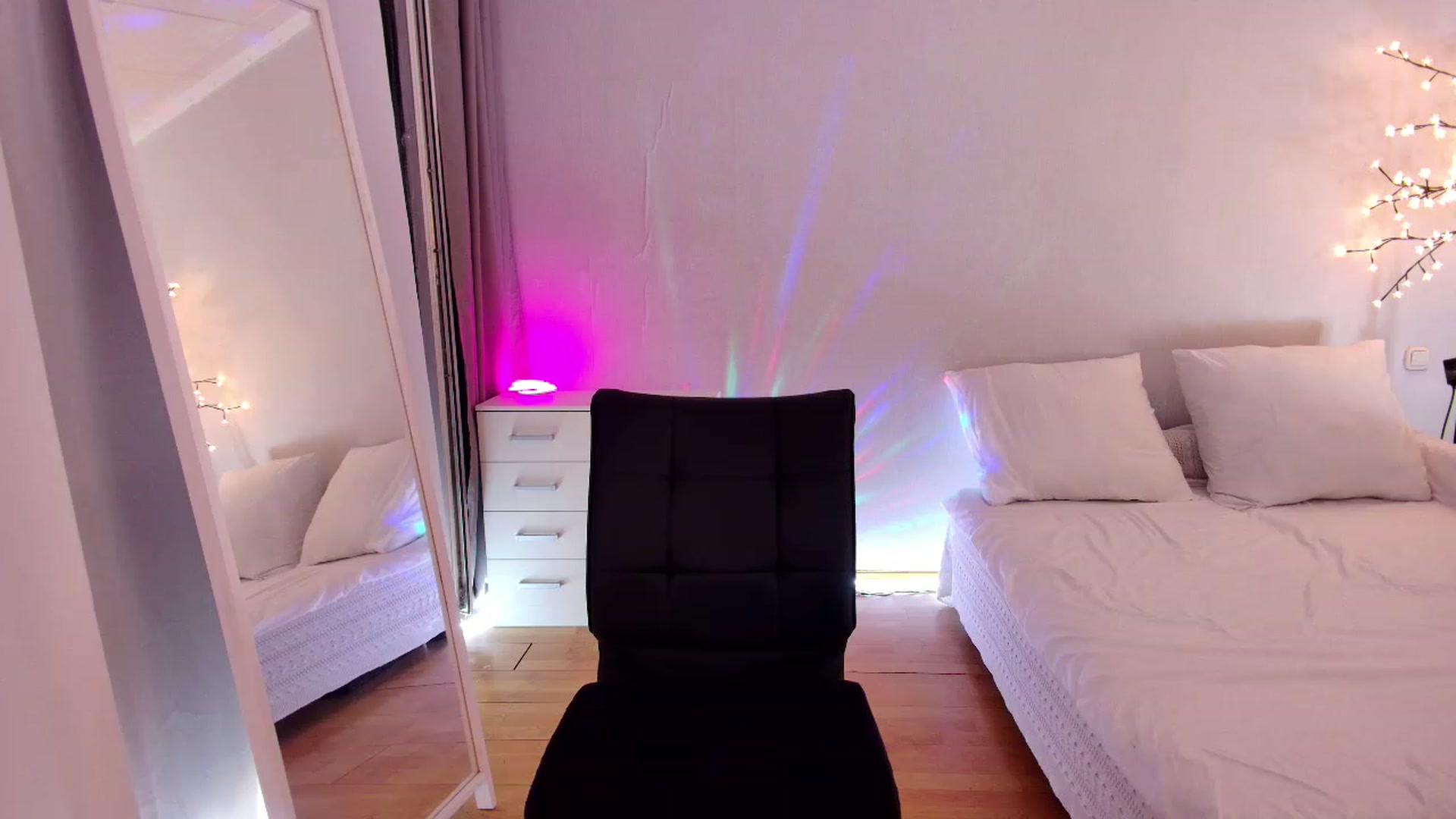 Gallery image thumbnail from Rockn_Grace's myfreecams stream on, 06/24/2023, 20:15 image 20 of 20