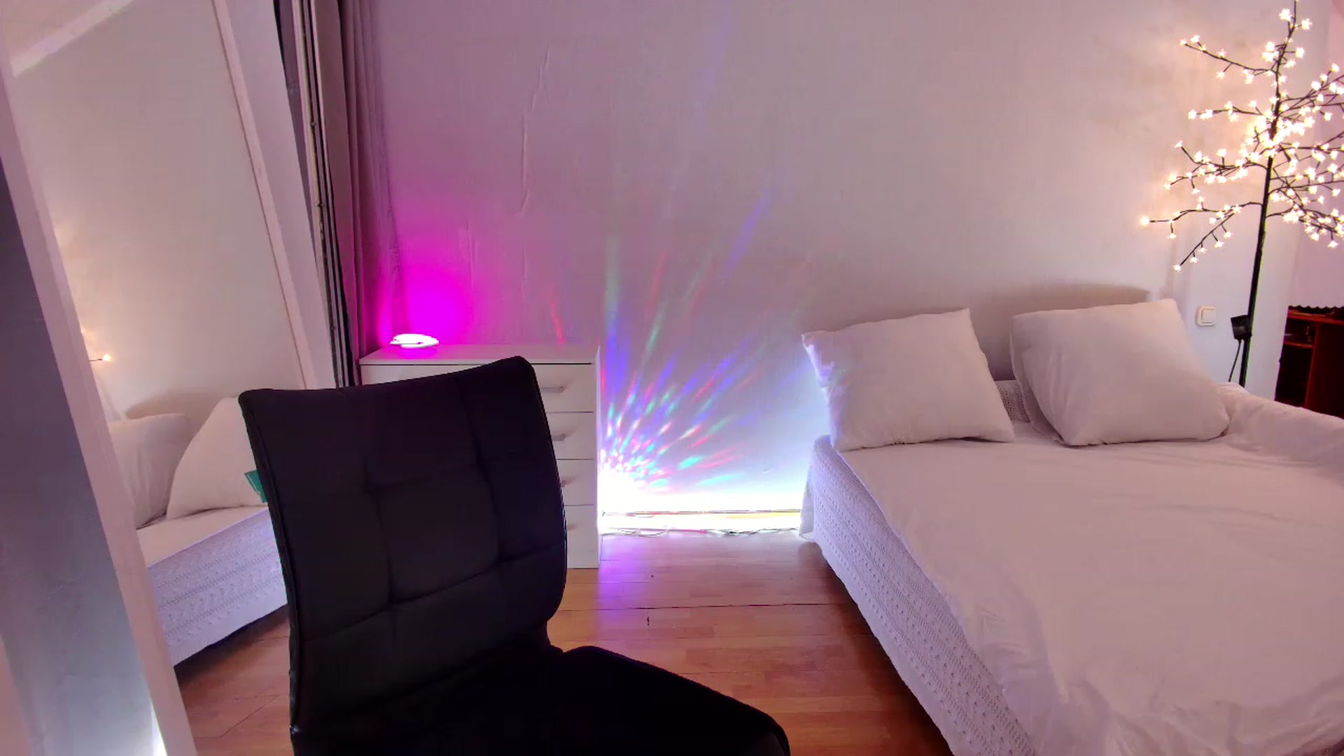 Gallery image thumbnail from Rockn_Grace's myfreecams stream on, 06/24/2023, 23:29 image 14 of 20