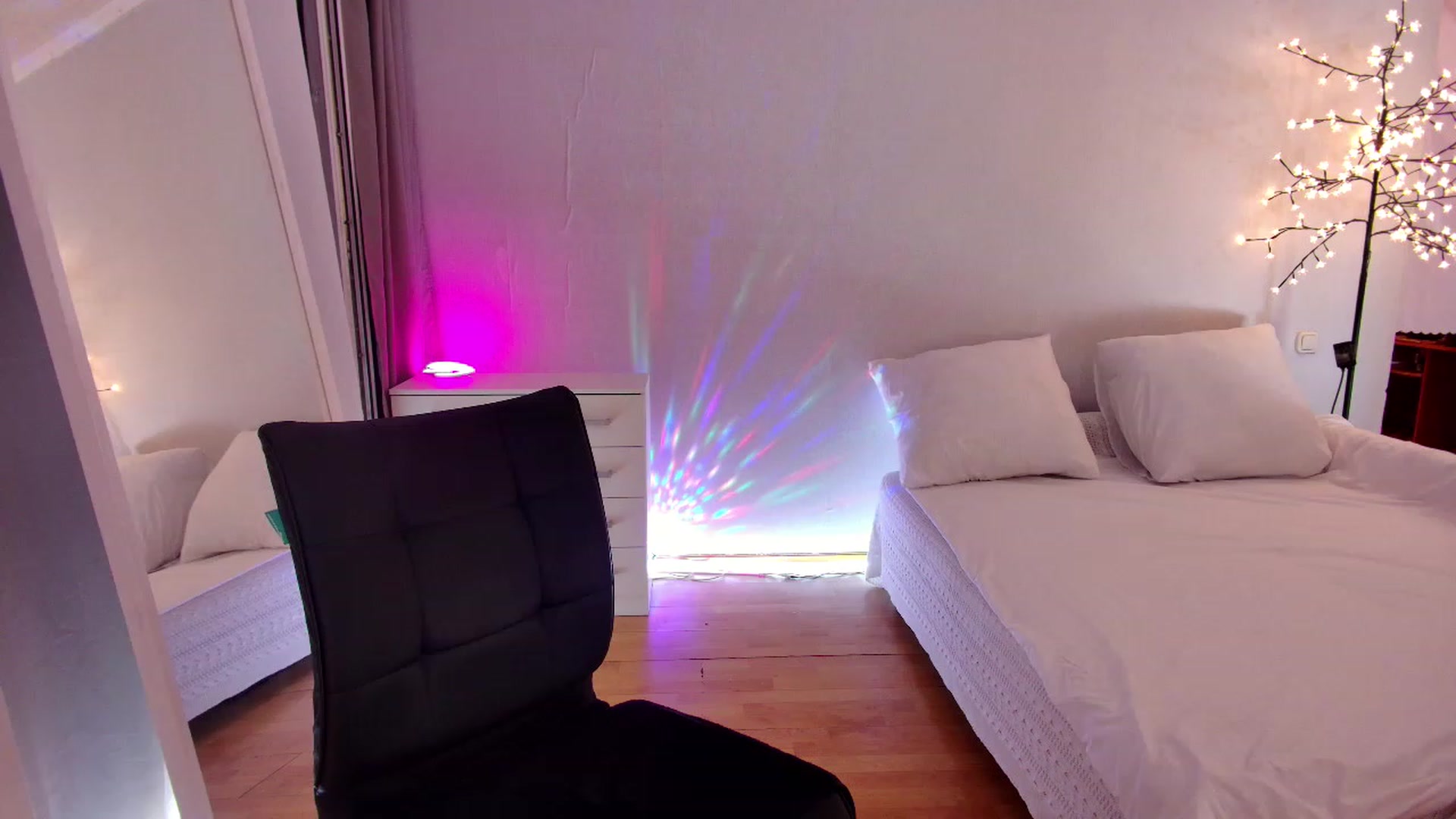 Gallery image thumbnail from Rockn_Grace's myfreecams stream on, 06/24/2023, 23:29 image 15 of 20