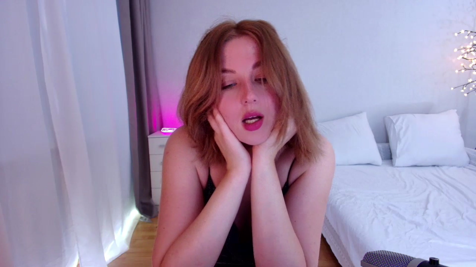 Gallery image thumbnail from Rockn_Grace's myfreecams stream on, 07/12/2023, 06:07 image 14 of 20