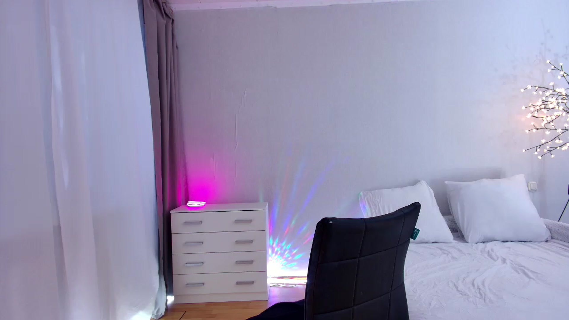 Gallery image thumbnail from Rockn_Grace's myfreecams stream on, 07/14/2023, 06:52 image 17 of 20