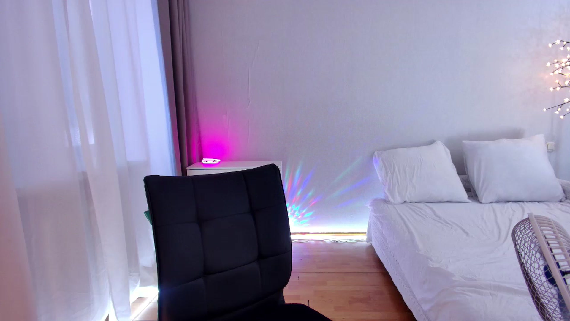 Gallery image thumbnail from Rockn_Grace's myfreecams stream on, 07/18/2023, 12:59 image 3 of 20