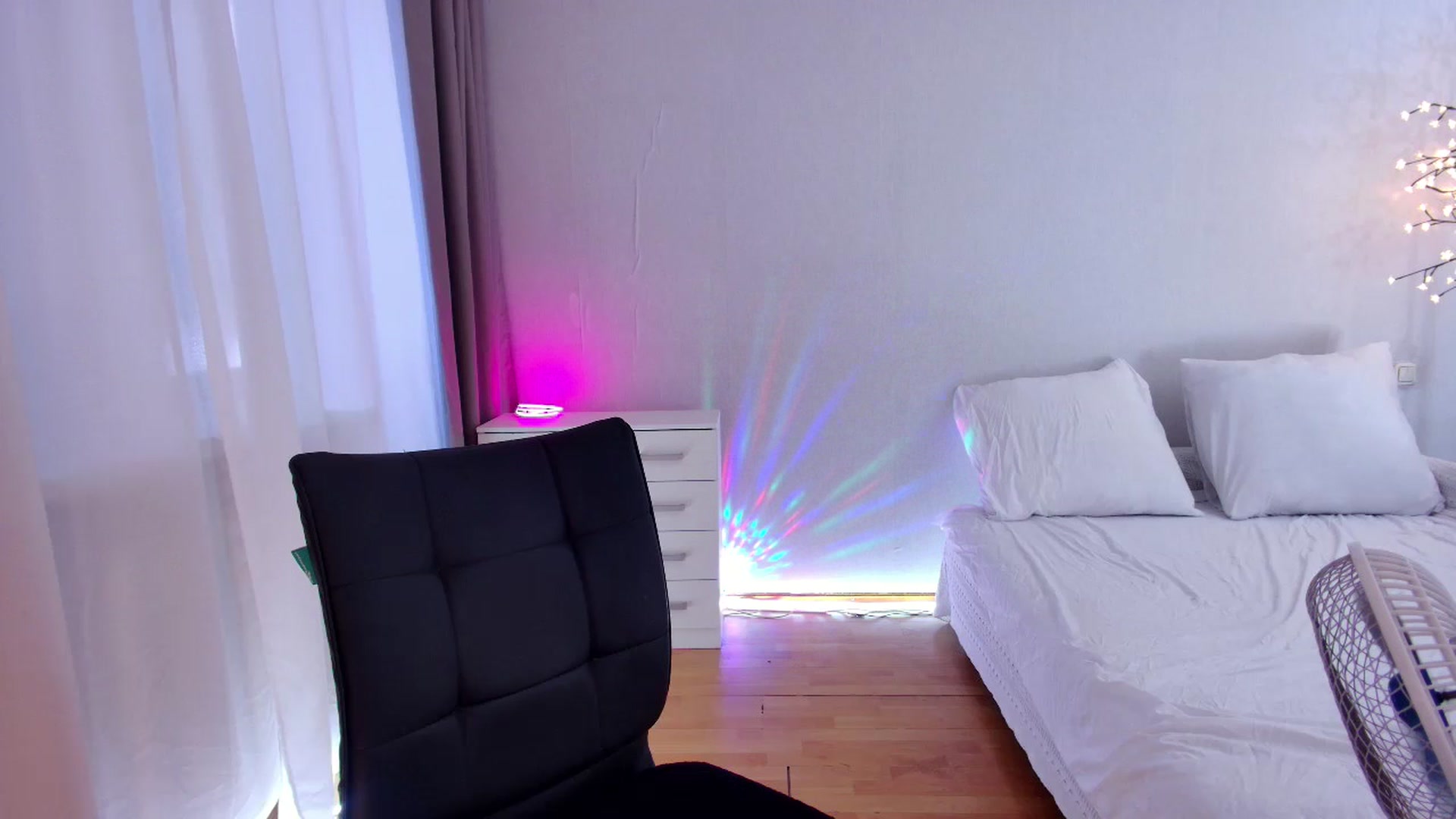 Gallery image thumbnail from Rockn_Grace's myfreecams stream on, 07/18/2023, 12:59 image 1 of 20