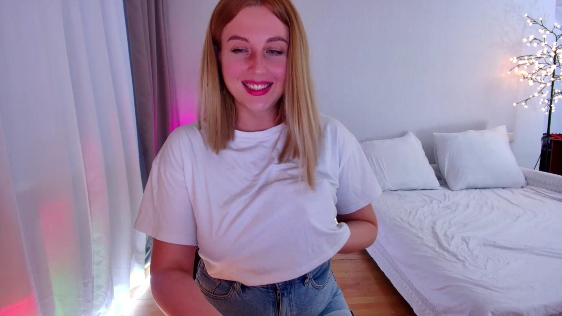 Gallery image thumbnail from Rockn_Grace's myfreecams stream on, 07/20/2023, 15:42 image 17 of 20