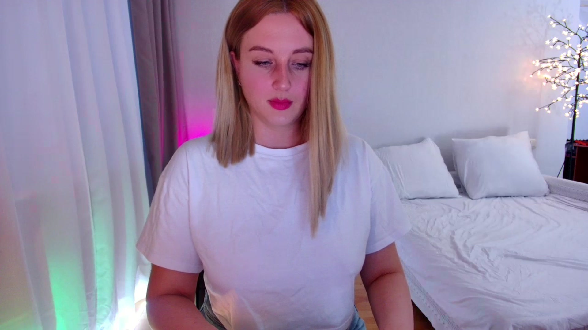Gallery image thumbnail from Rockn_Grace's myfreecams stream on, 07/20/2023, 15:42 image 11 of 20