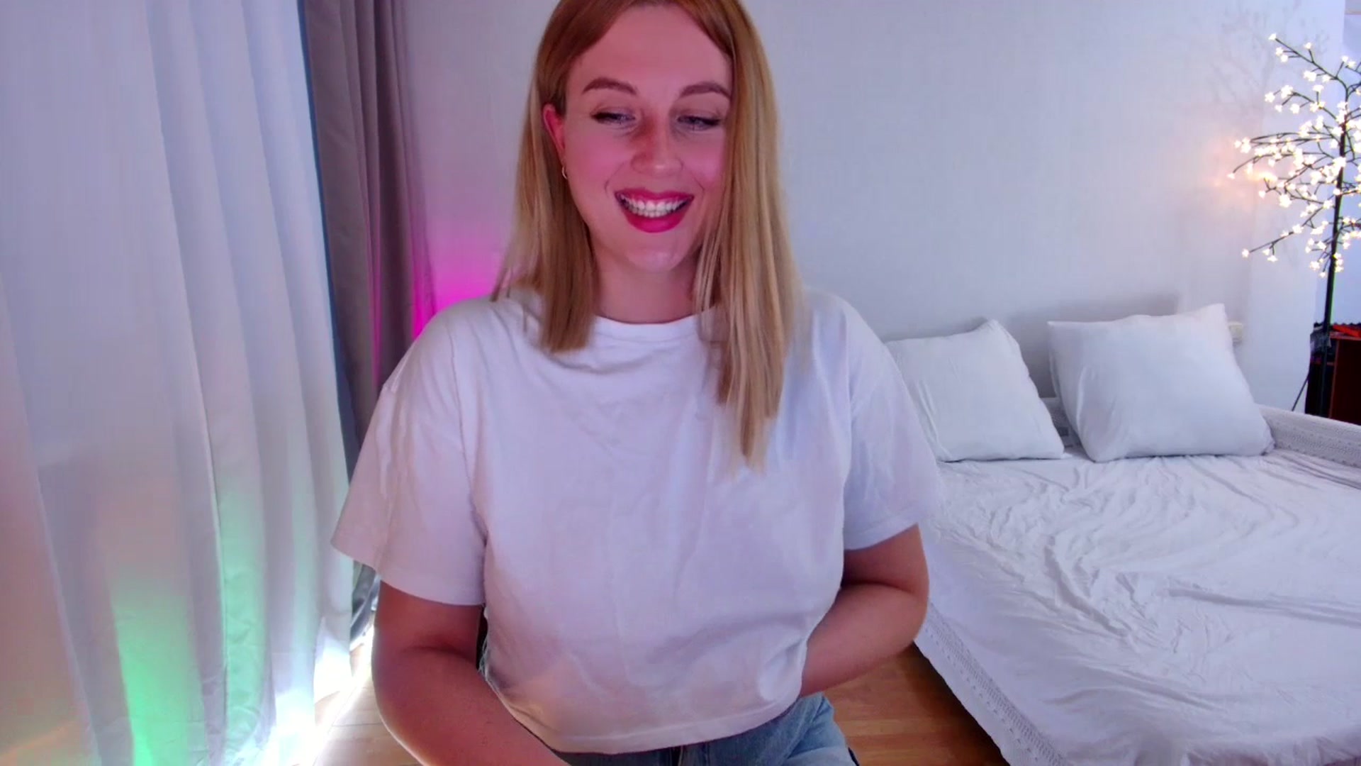 Gallery image thumbnail from Rockn_Grace's myfreecams stream on, 07/20/2023, 15:42 image 18 of 20