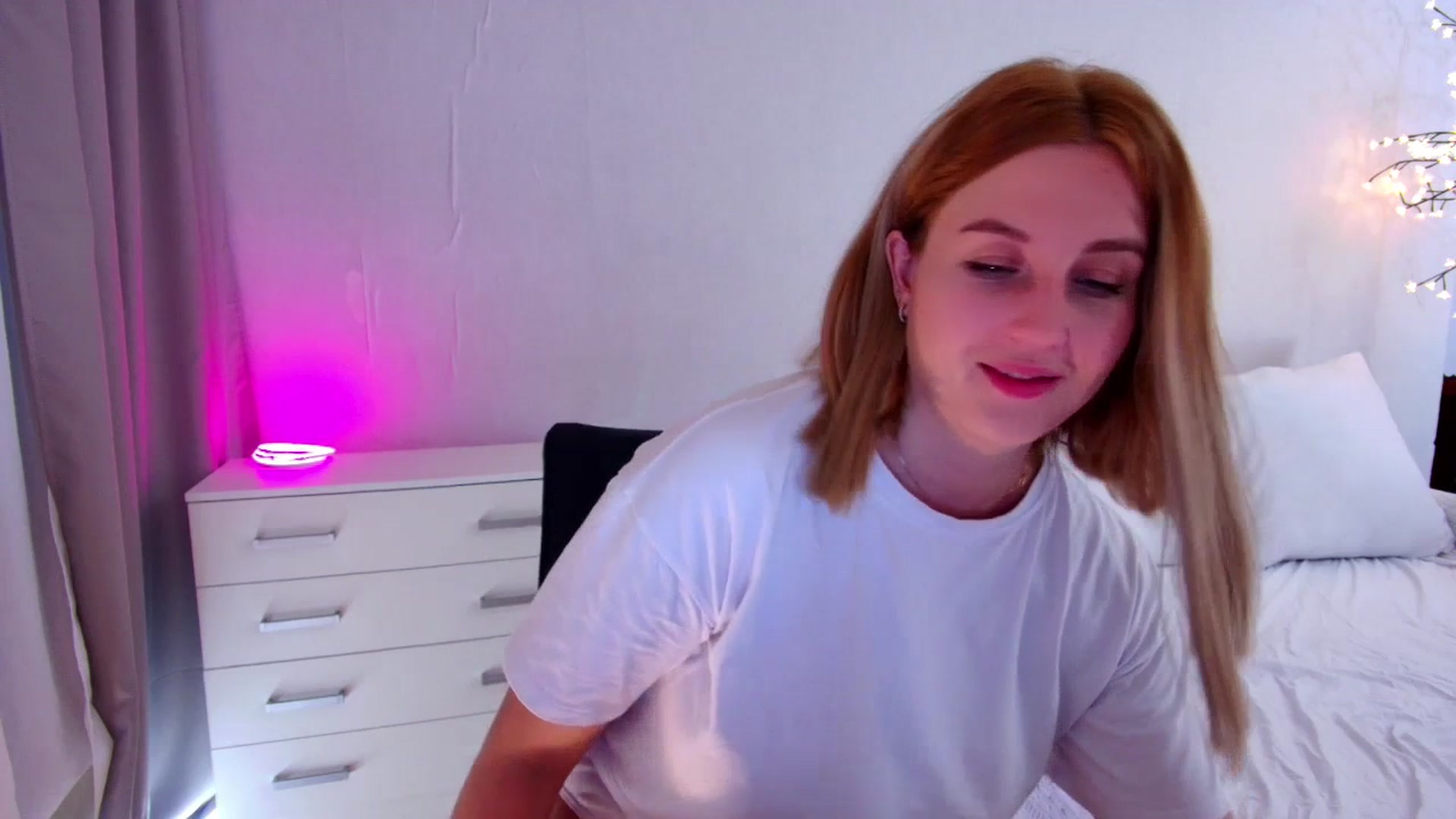 Gallery image thumbnail from Rockn_Grace's myfreecams stream on, 07/20/2023, 20:08 image 17 of 20