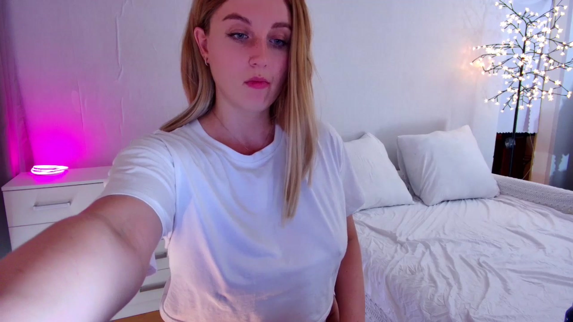 Gallery image thumbnail from Rockn_Grace's myfreecams stream on, 07/20/2023, 20:08 image 11 of 20