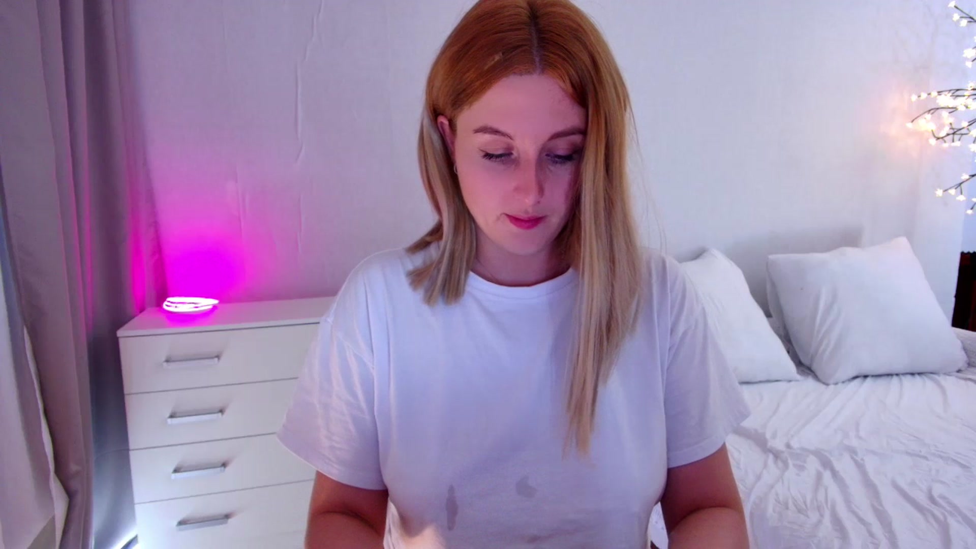 Gallery image thumbnail from Rockn_Grace's myfreecams stream on, 07/20/2023, 20:25 image 2 of 20