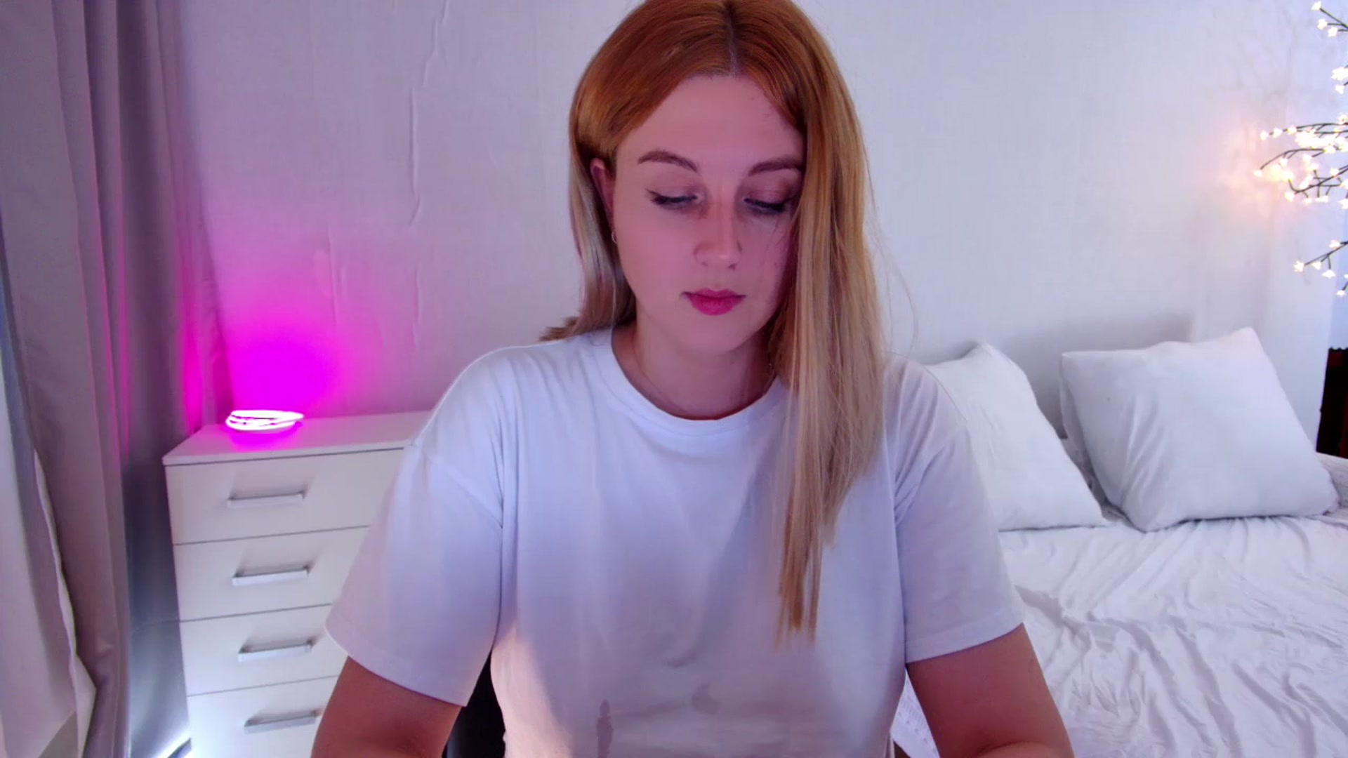 Gallery image thumbnail from Rockn_Grace's myfreecams stream on, 07/20/2023, 20:25 image 1 of 20