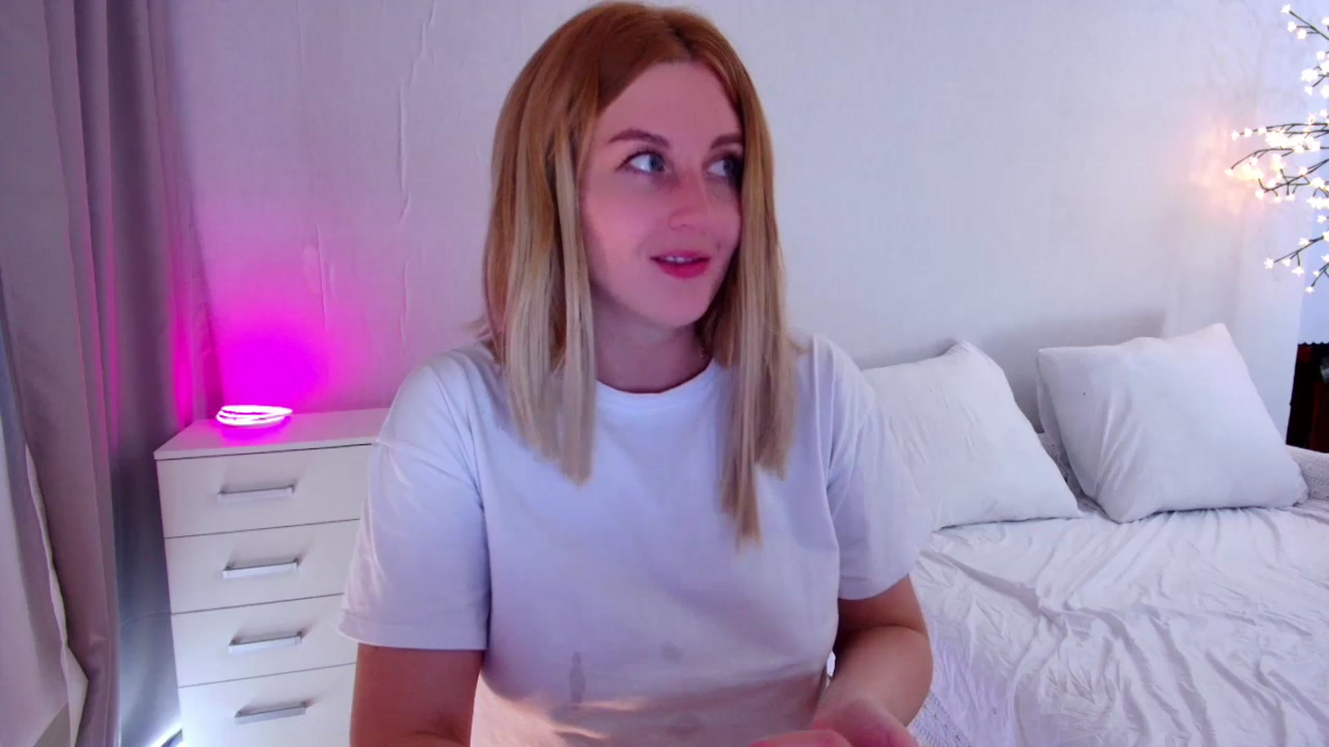 Gallery image thumbnail from Rockn_Grace's myfreecams stream on, 07/20/2023, 20:25 image 7 of 20