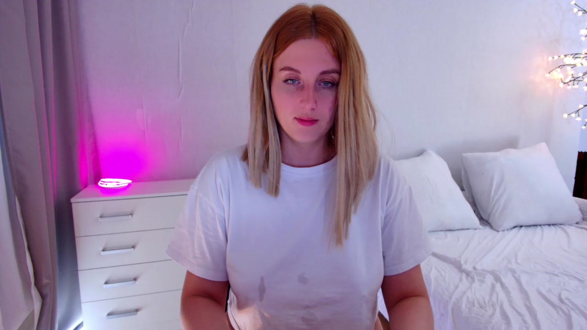 Gallery image thumbnail from Rockn_Grace's myfreecams stream on, 07/20/2023, 20:25 image 3 of 20