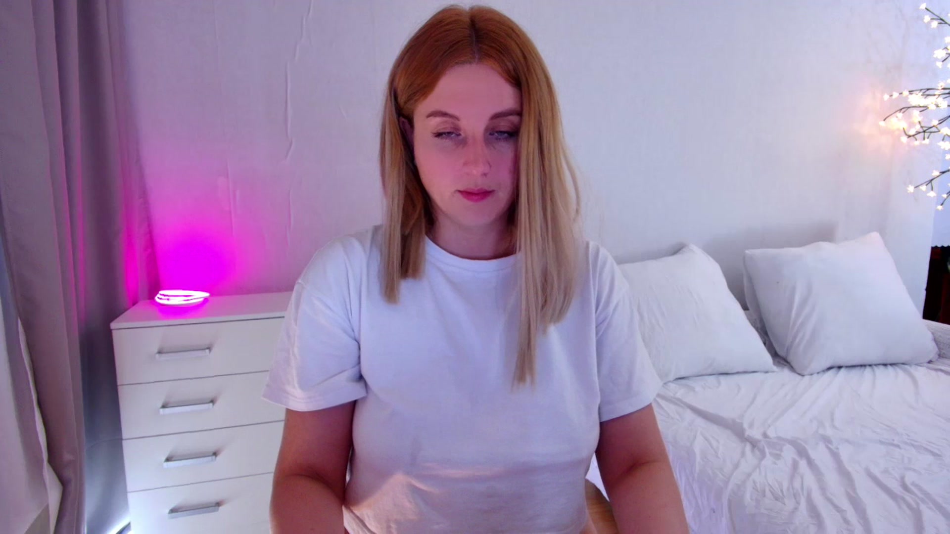 Gallery image thumbnail from Rockn_Grace's myfreecams stream on, 07/20/2023, 20:25 image 16 of 20