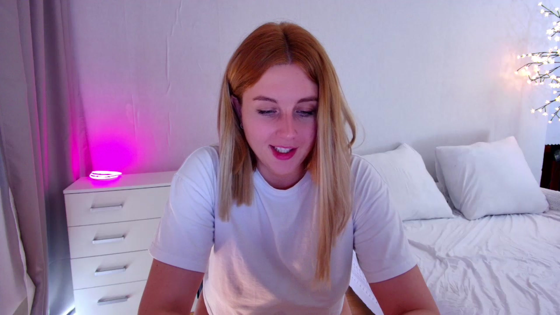 Gallery image thumbnail from Rockn_Grace's myfreecams stream on, 07/20/2023, 20:25 image 12 of 20