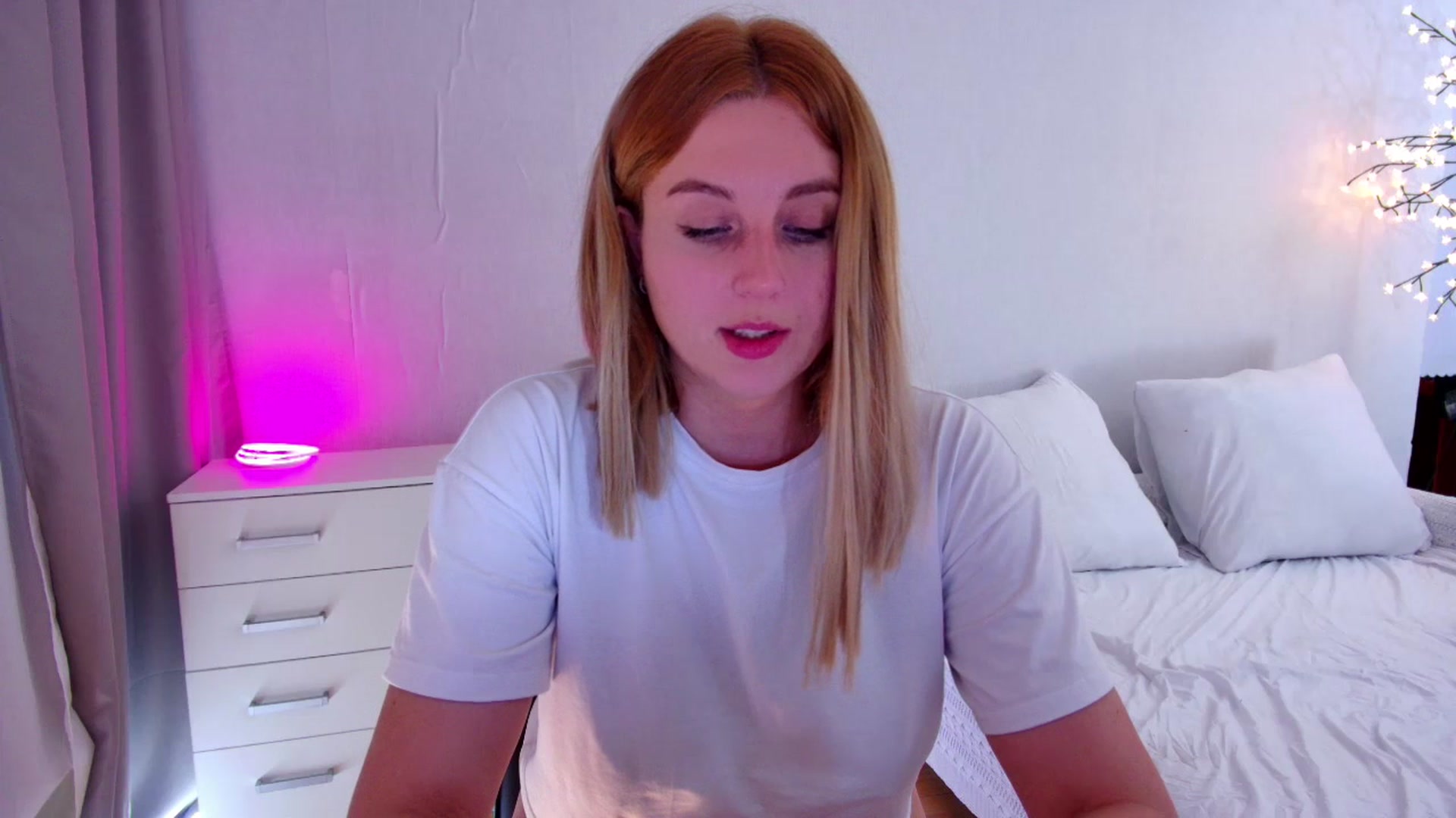 Gallery image thumbnail from Rockn_Grace's myfreecams stream on, 07/20/2023, 20:25 image 17 of 20