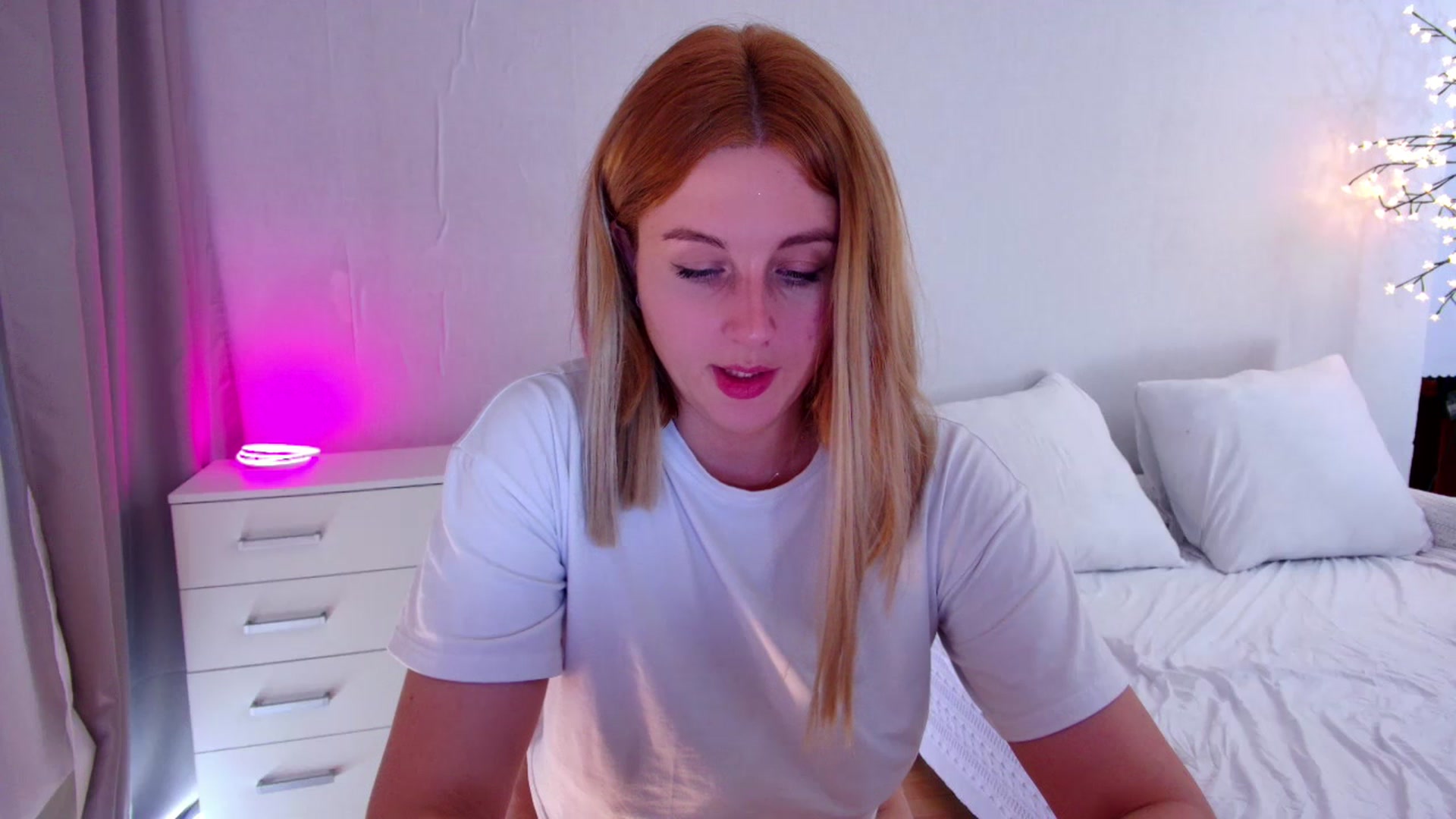 Gallery image thumbnail from Rockn_Grace's myfreecams stream on, 07/20/2023, 20:25 image 15 of 20
