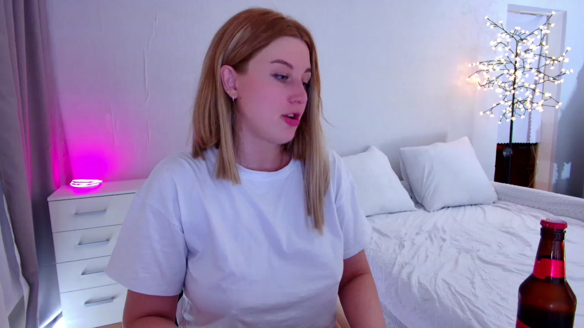 Gallery image thumbnail from Rockn_Grace's myfreecams stream on, 07/20/2023, 22:01 image 13 of 20