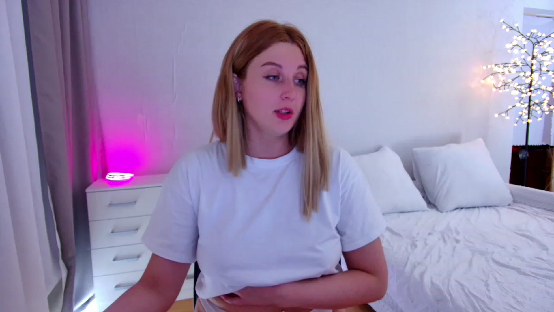 Gallery image thumbnail from Rockn_Grace's myfreecams stream on, 07/20/2023, 22:01 image 17 of 20