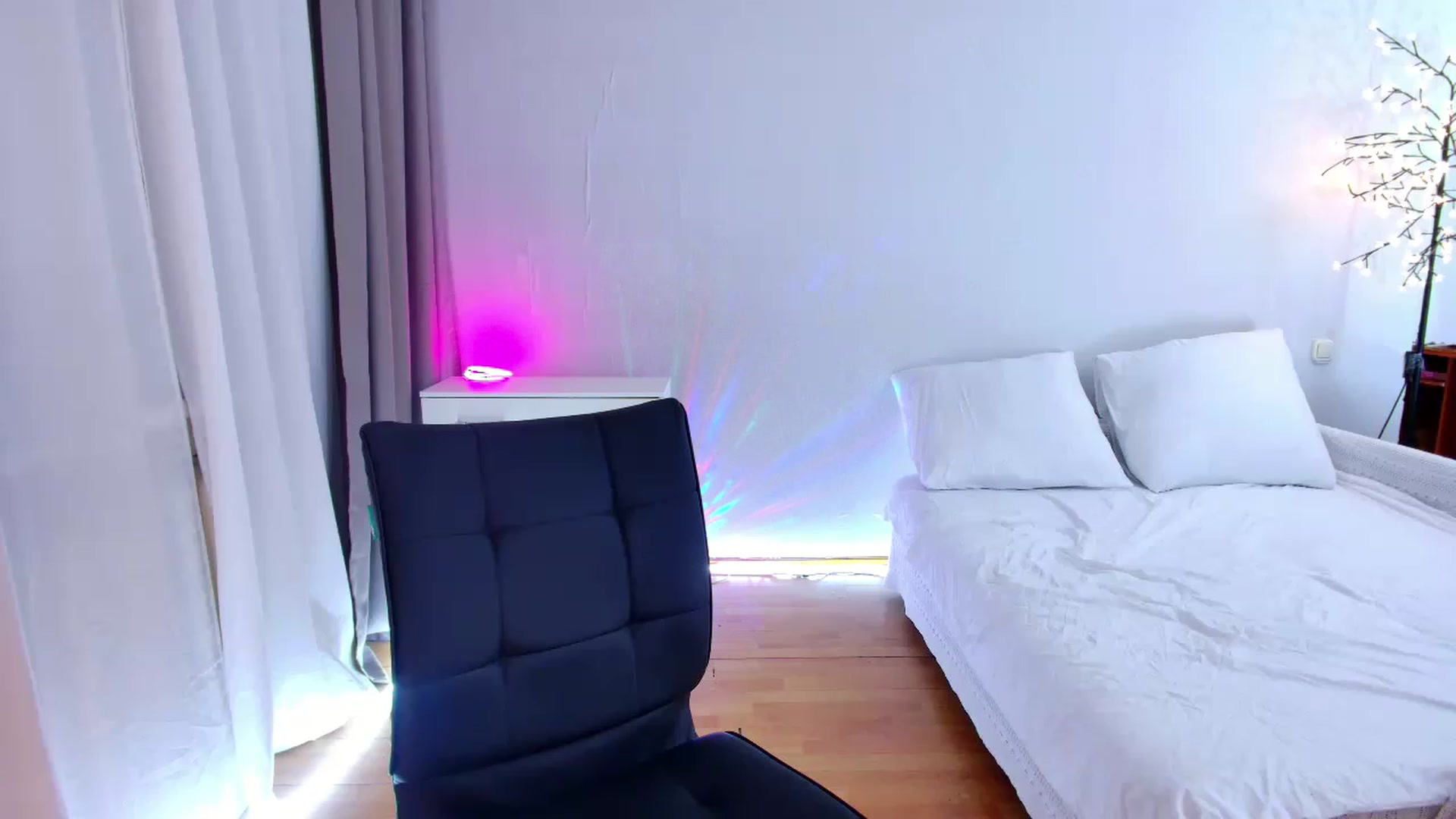 Gallery image thumbnail from Rockn_Grace's myfreecams stream on, 07/28/2023, 21:38 image 14 of 20