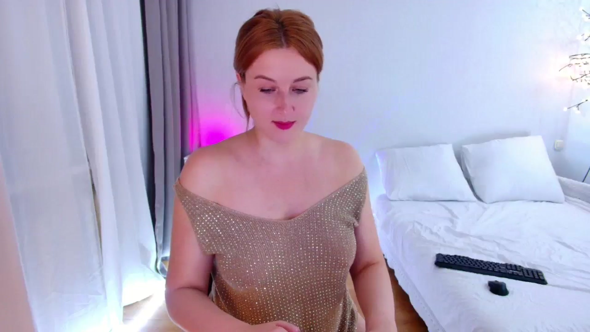 Gallery image thumbnail from Rockn_Grace's myfreecams stream on, 07/28/2023, 23:28 image 9 of 20