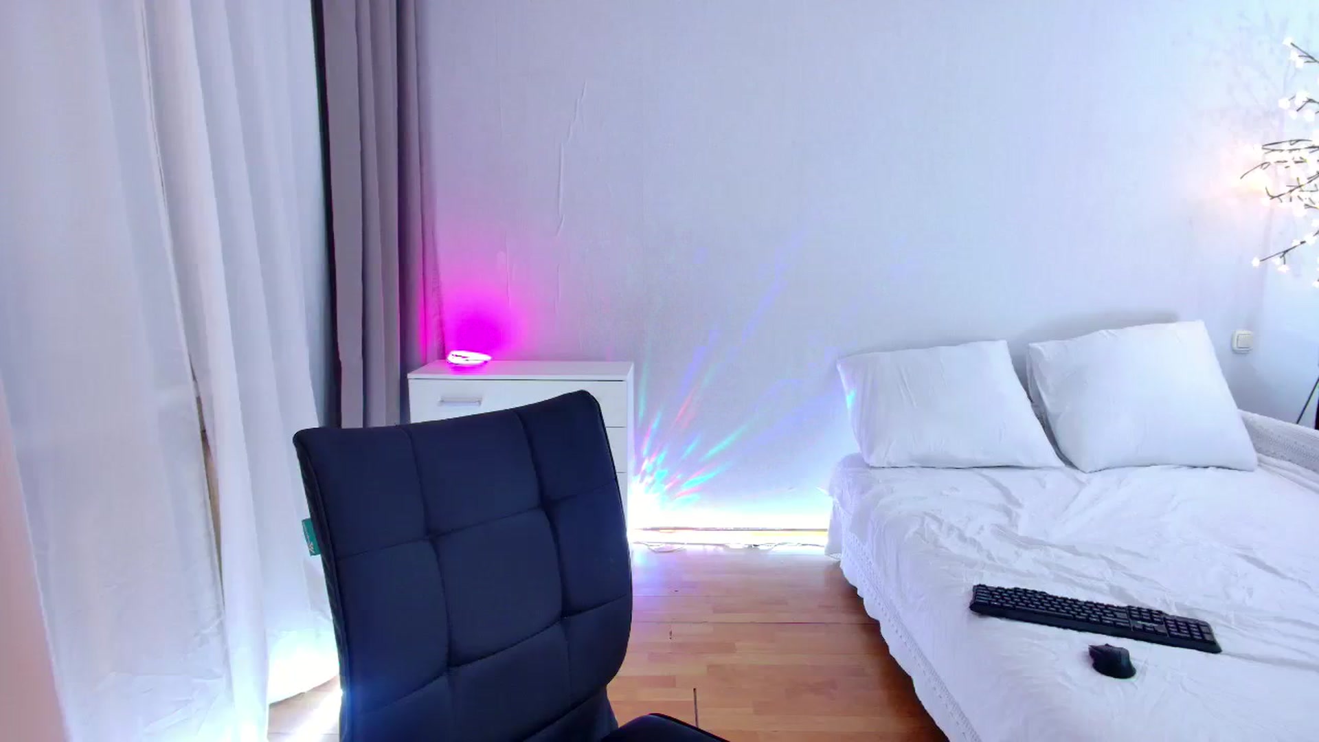 Gallery image thumbnail from Rockn_Grace's myfreecams stream on, 07/28/2023, 23:28 image 15 of 20