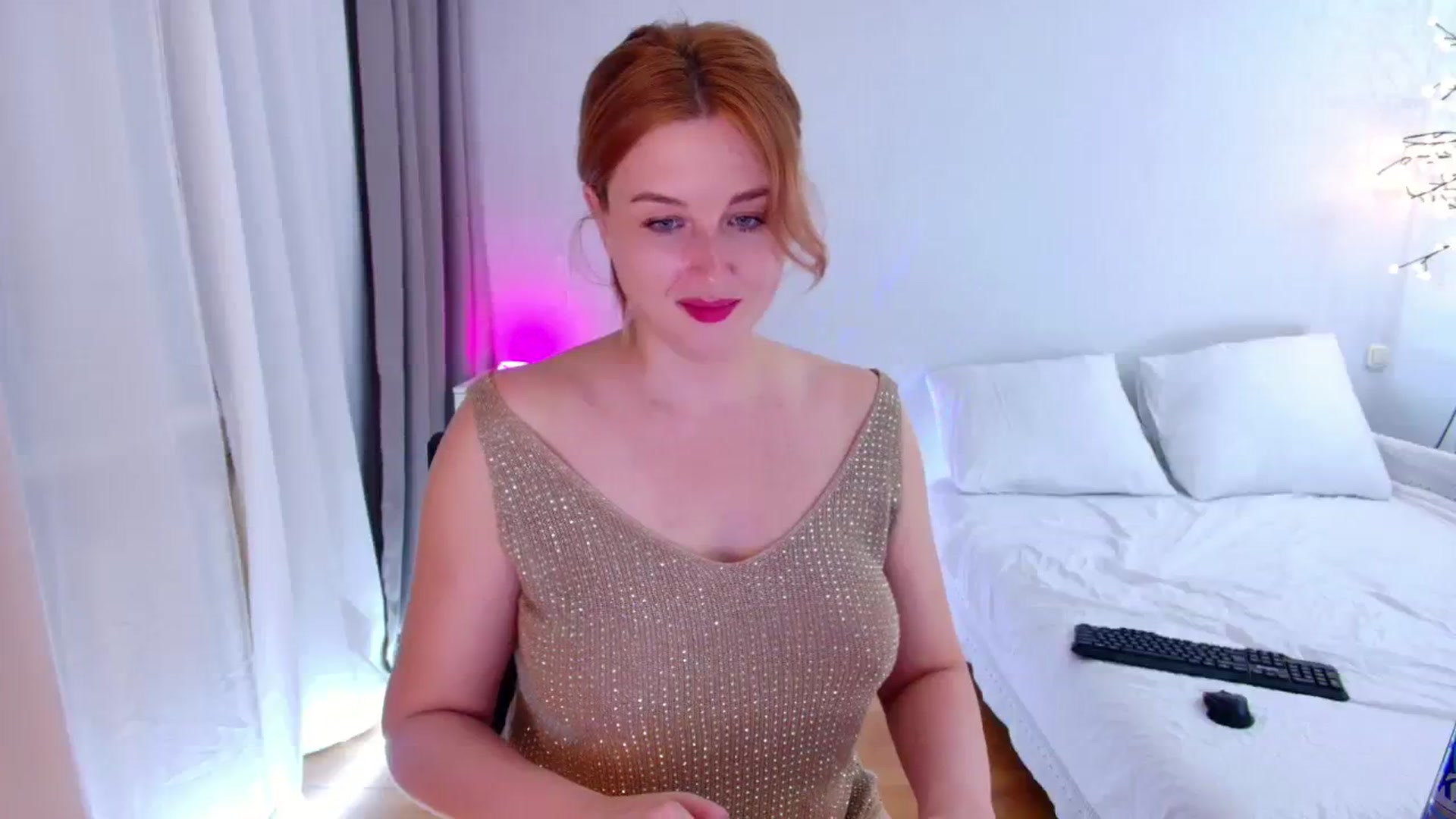 Gallery image thumbnail from Rockn_Grace's myfreecams stream on, 07/28/2023, 23:28 image 6 of 20