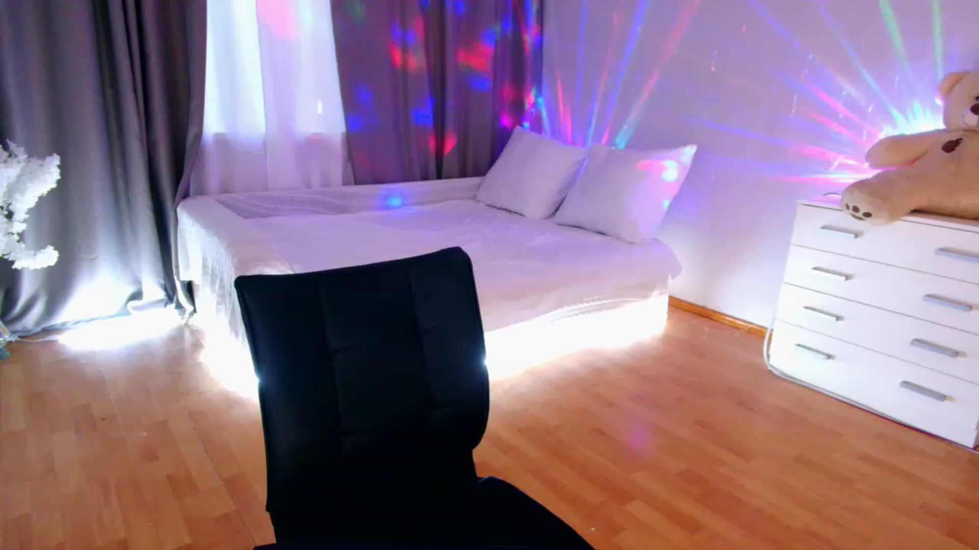 Gallery image thumbnail from Rockn_Grace's myfreecams stream on, 08/08/2023, 10:57 image 2 of 20