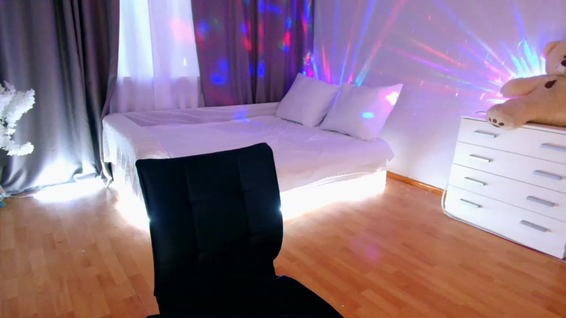Gallery image thumbnail from Rockn_Grace's myfreecams stream on, 08/08/2023, 10:57 image 3 of 20