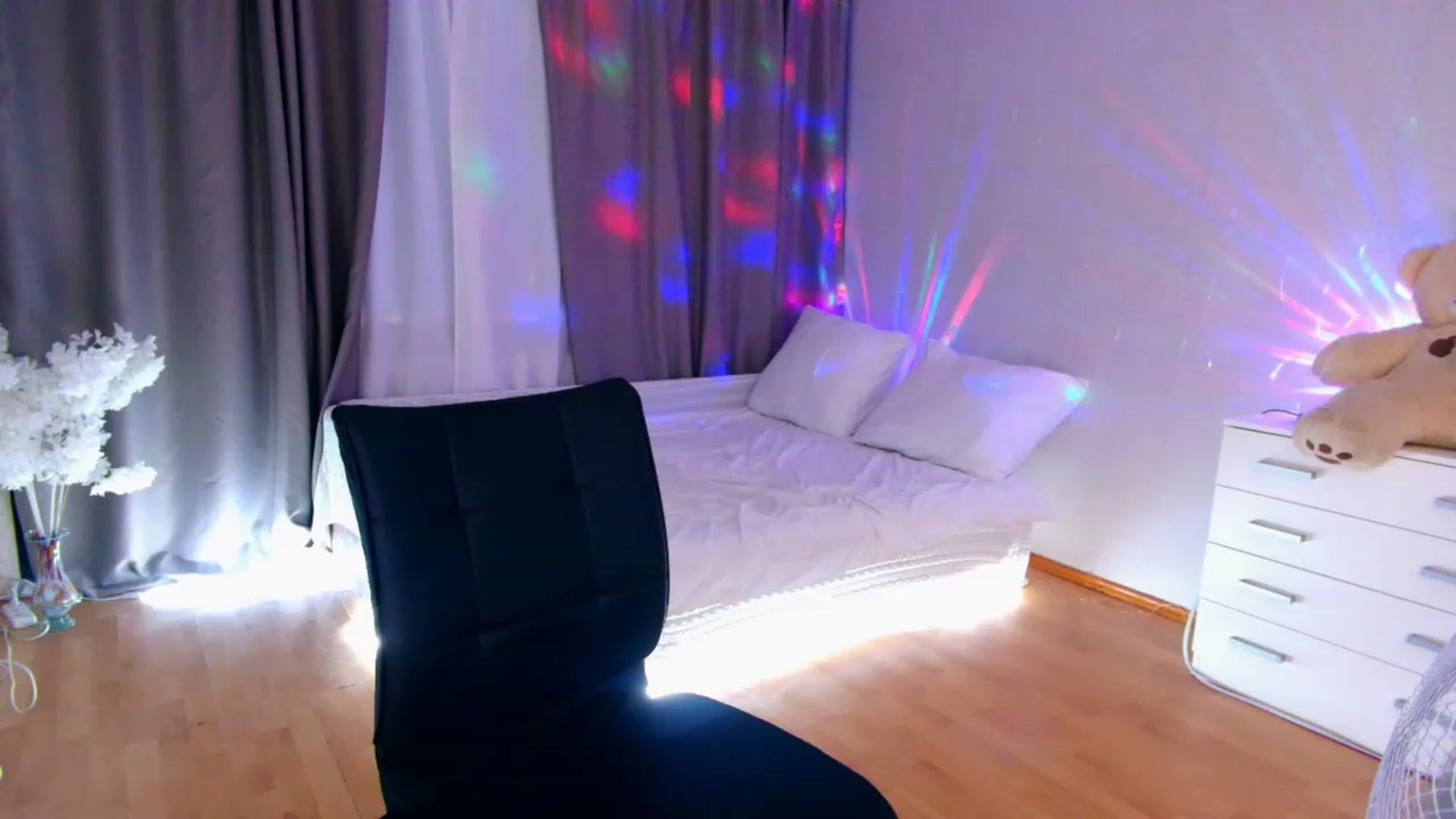Gallery image thumbnail from Rockn_Grace's myfreecams stream on, 08/10/2023, 16:14 image 12 of 20