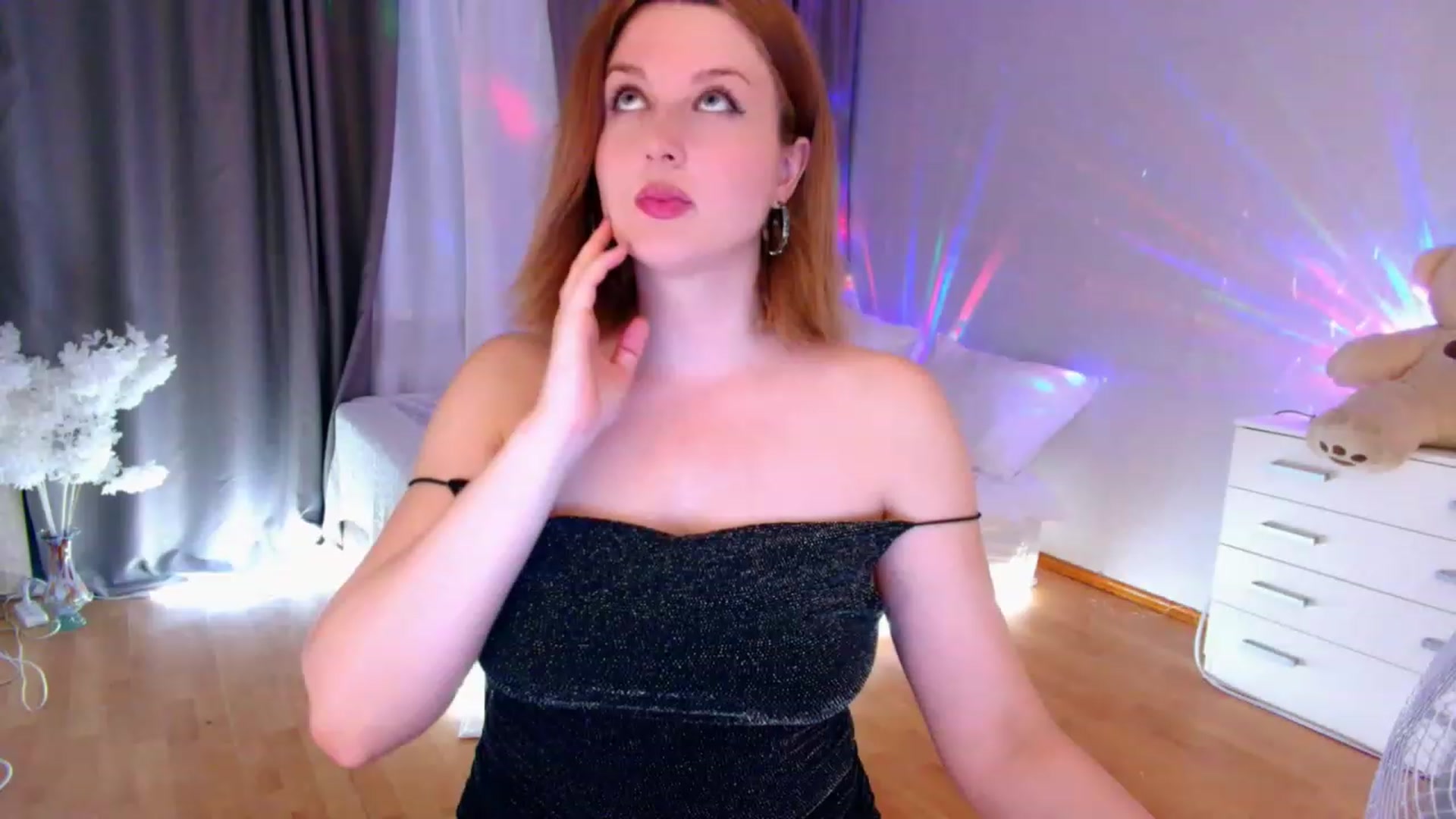 Gallery image thumbnail from Rockn_Grace's myfreecams stream on, 08/10/2023, 16:14 image 8 of 20