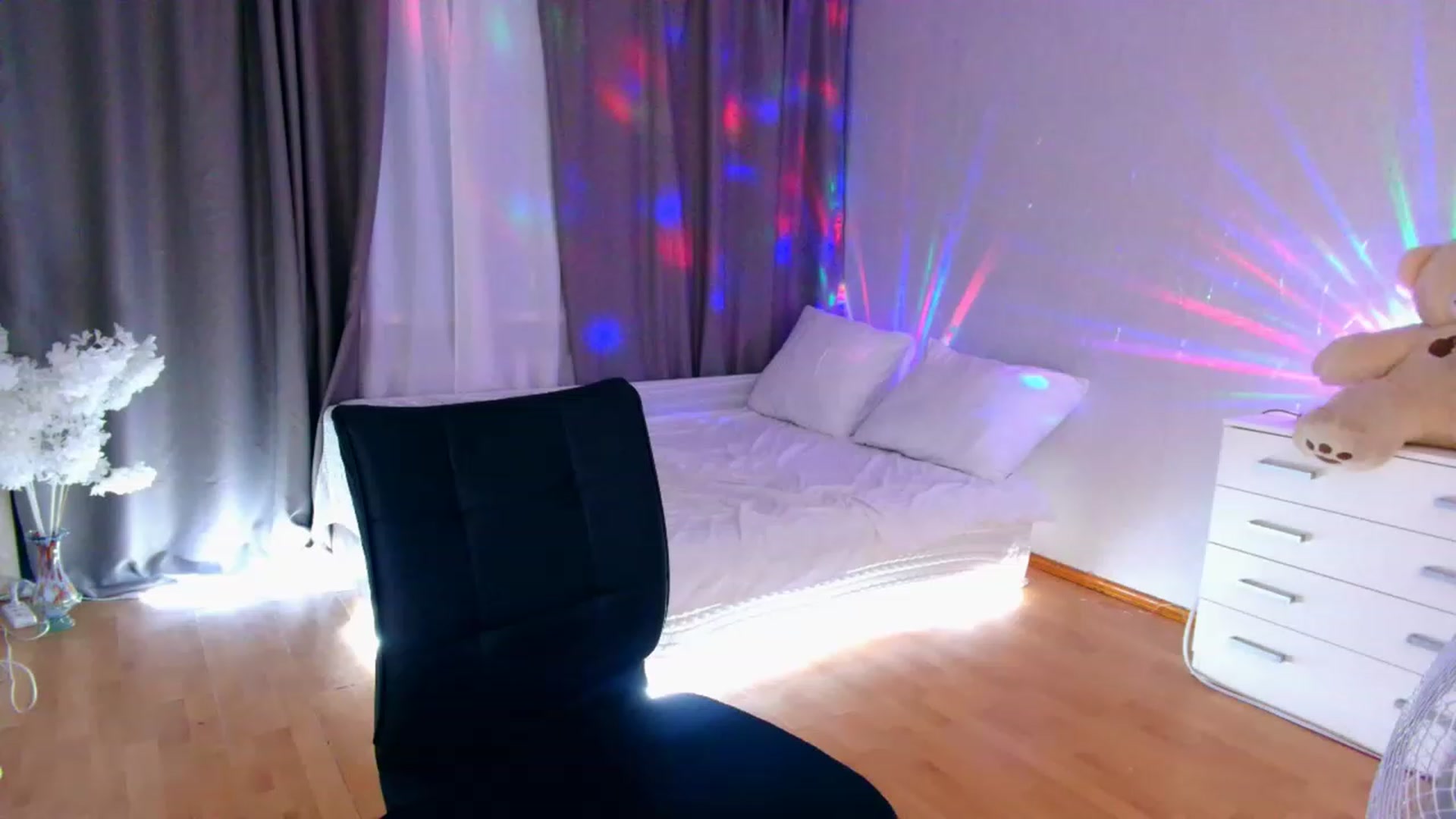 Gallery image thumbnail from Rockn_Grace's myfreecams stream on, 08/10/2023, 16:14 image 13 of 20