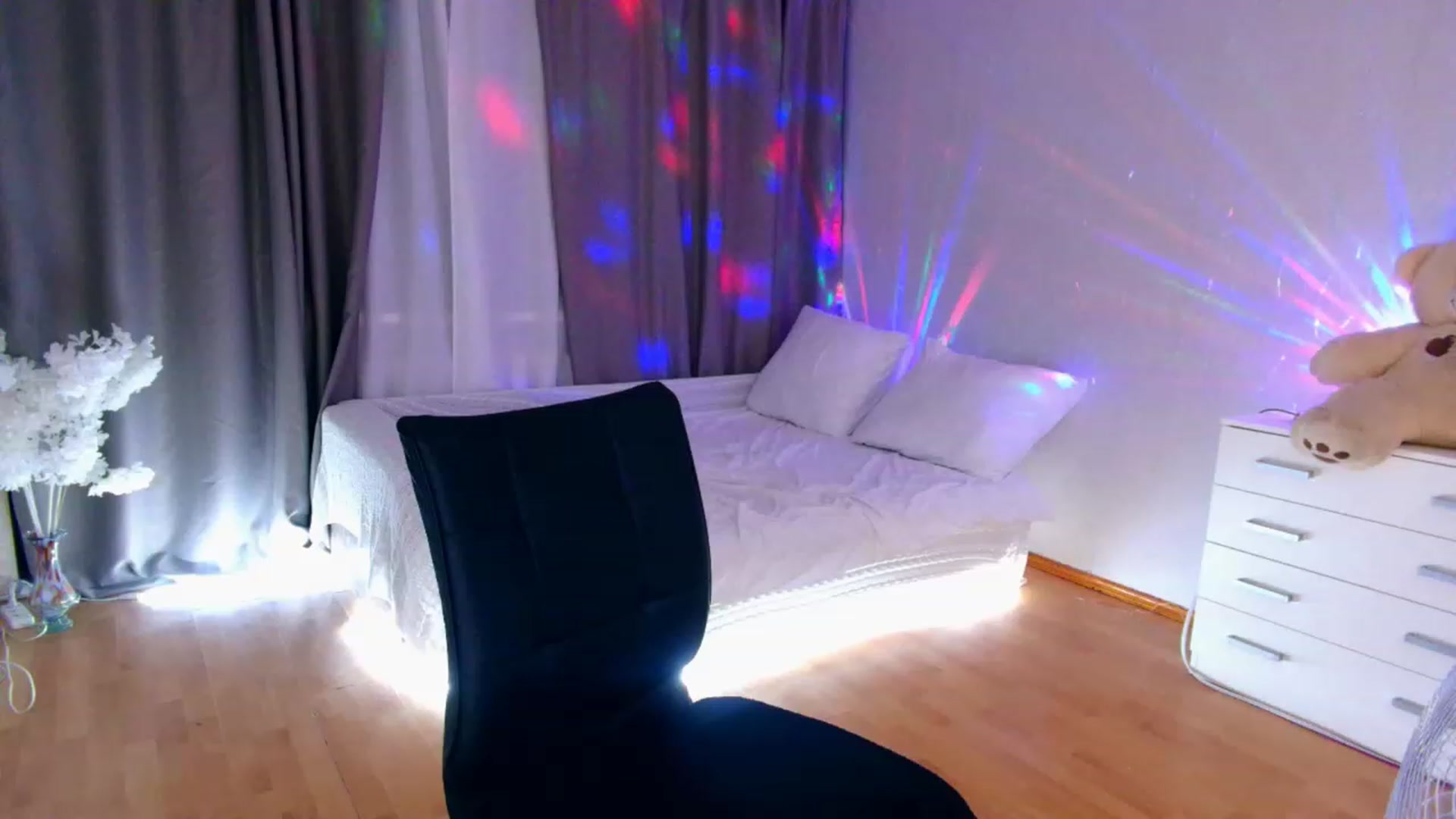 Gallery image thumbnail from Rockn_Grace's myfreecams stream on, 08/10/2023, 18:06 image 1 of 20