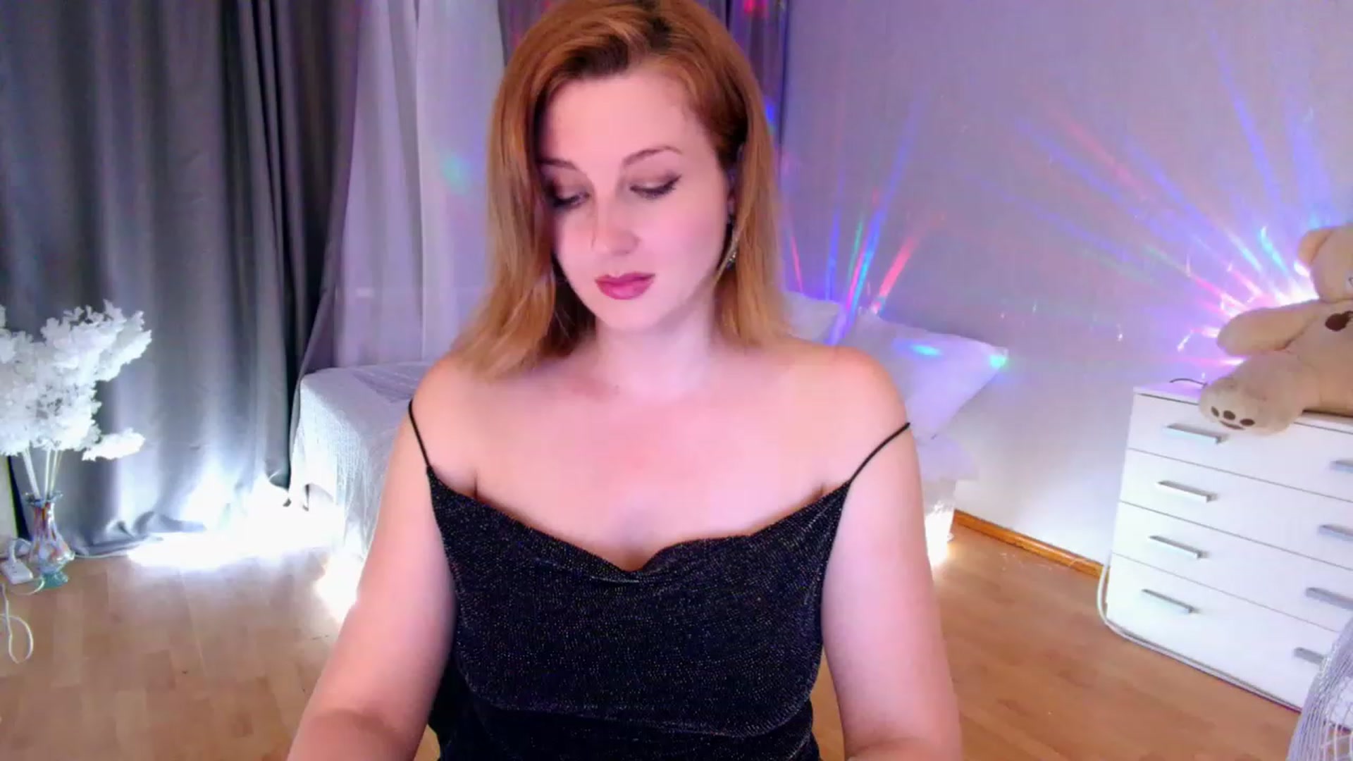 Gallery image thumbnail from Rockn_Grace's myfreecams stream on, 08/10/2023, 18:06 image 3 of 20