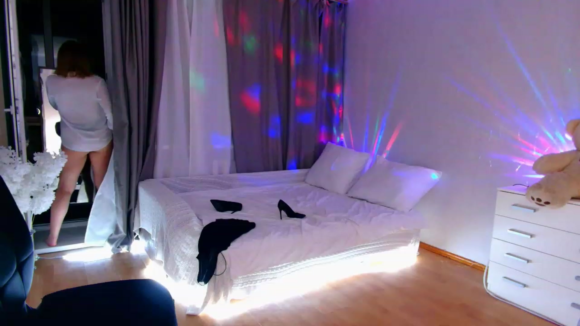 Gallery image thumbnail from Rockn_Grace's myfreecams stream on, 08/10/2023, 19:06 image 5 of 20