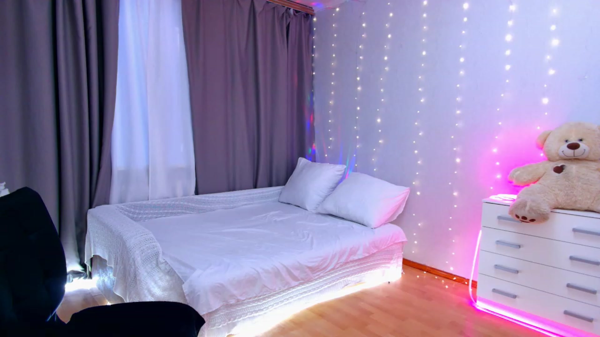 Gallery image thumbnail from Rockn_Grace's myfreecams stream on, 08/18/2023, 09:54 image 12 of 20