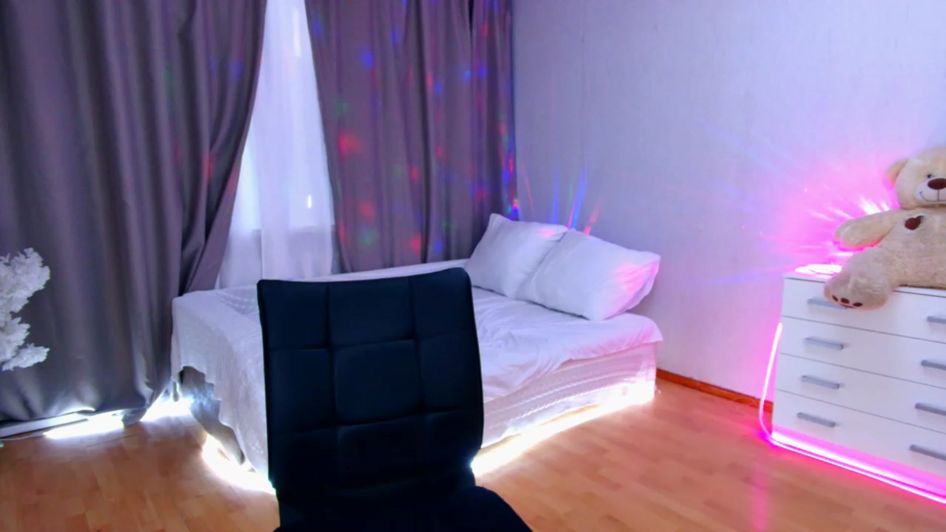 Gallery image thumbnail from Rockn_Grace's myfreecams stream on, 08/23/2023, 14:00 image 12 of 20