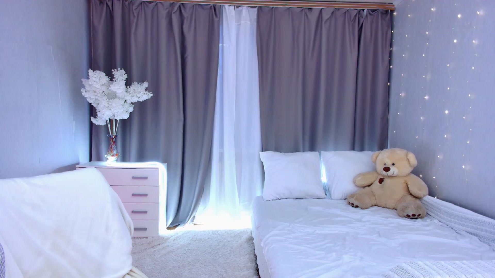Gallery image thumbnail from Rockn_Grace's myfreecams stream on, 08/28/2023, 06:30 image 2 of 20