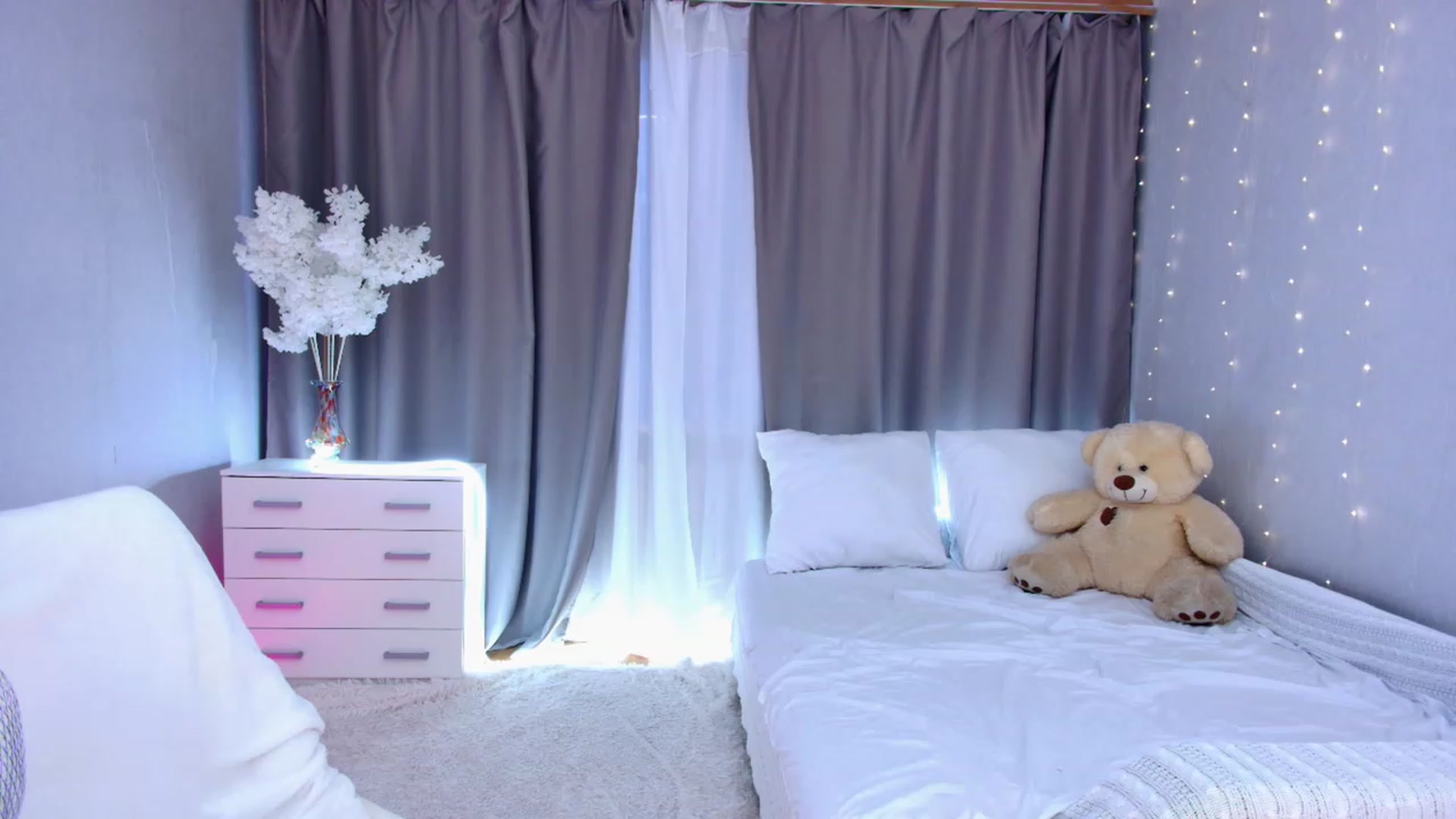 Gallery image thumbnail from Rockn_Grace's myfreecams stream on, 08/28/2023, 08:47 image 10 of 20