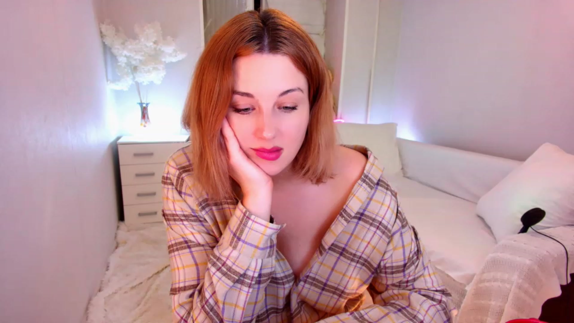 Gallery image thumbnail from Rockn_Grace's myfreecams stream on, 08/30/2023, 20:14 image 13 of 20