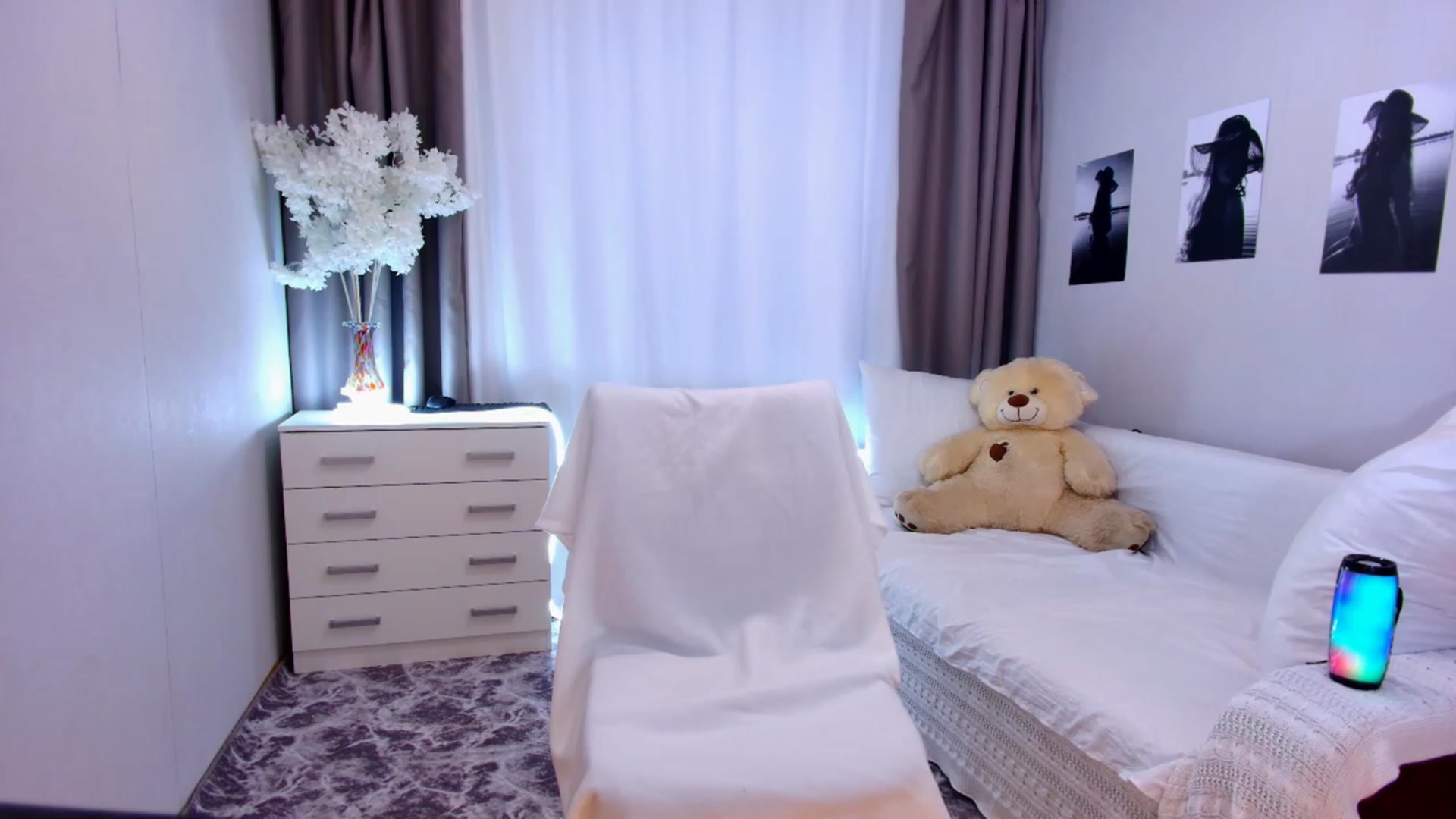 Gallery image thumbnail from Rockn_Grace's myfreecams stream on, 09/05/2023, 08:25 image 3 of 20