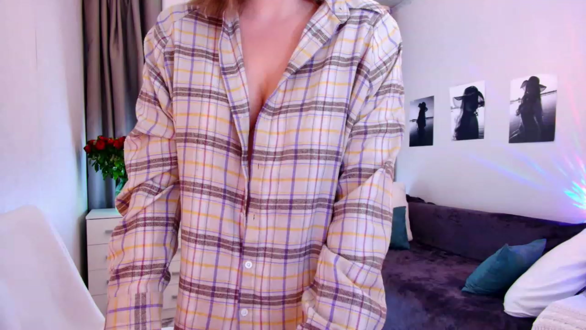 Gallery image thumbnail from Rockn_Grace's myfreecams stream on, 09/13/2023, 10:27 image 3 of 20
