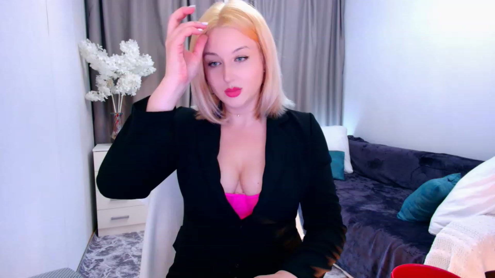 Gallery image thumbnail from Rockn_Grace's myfreecams stream on, 09/25/2023, 06:03 image 12 of 20