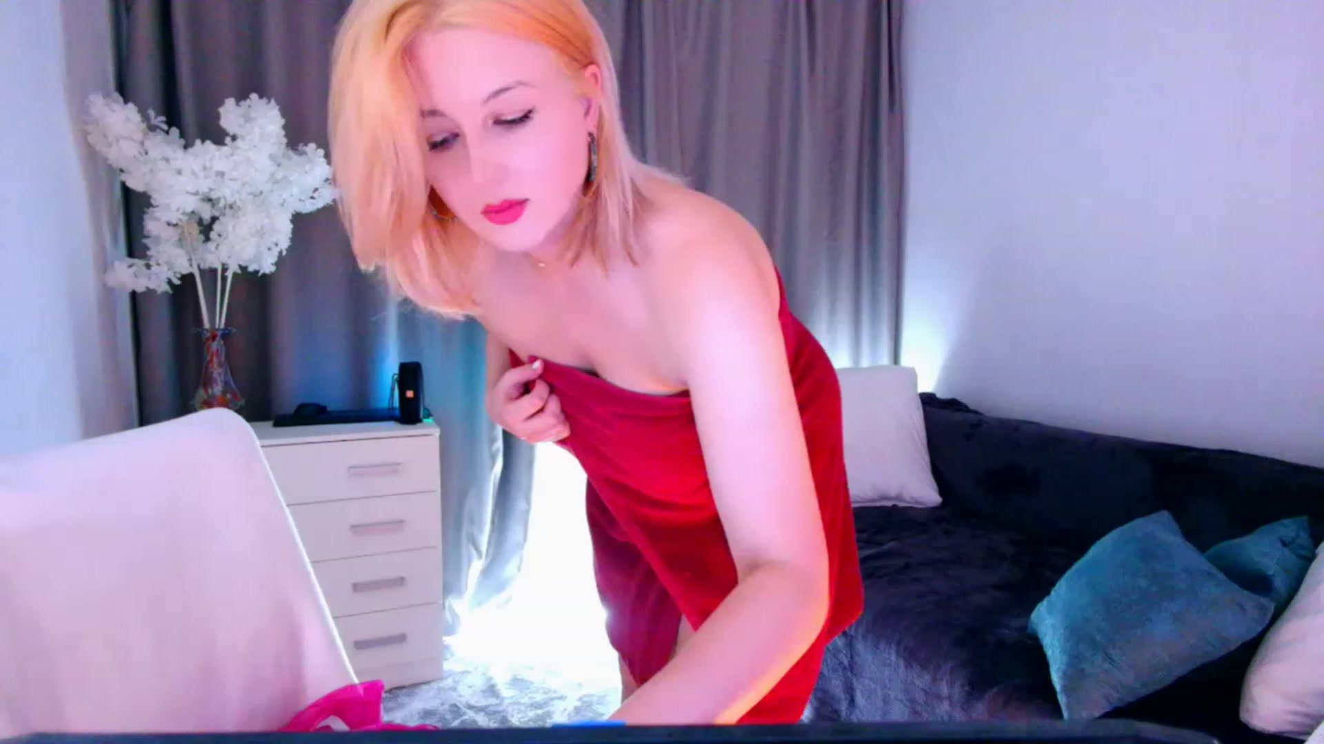 Gallery image thumbnail from Rockn_Grace's myfreecams stream on, 09/25/2023, 07:20 image 18 of 20