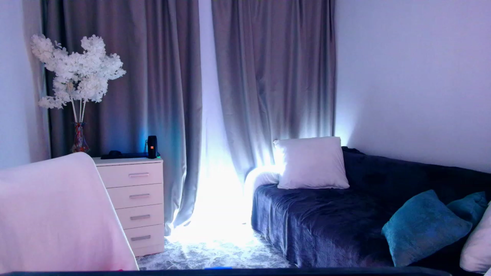 Gallery image thumbnail from Rockn_Grace's myfreecams stream on, 09/25/2023, 07:20 image 17 of 20