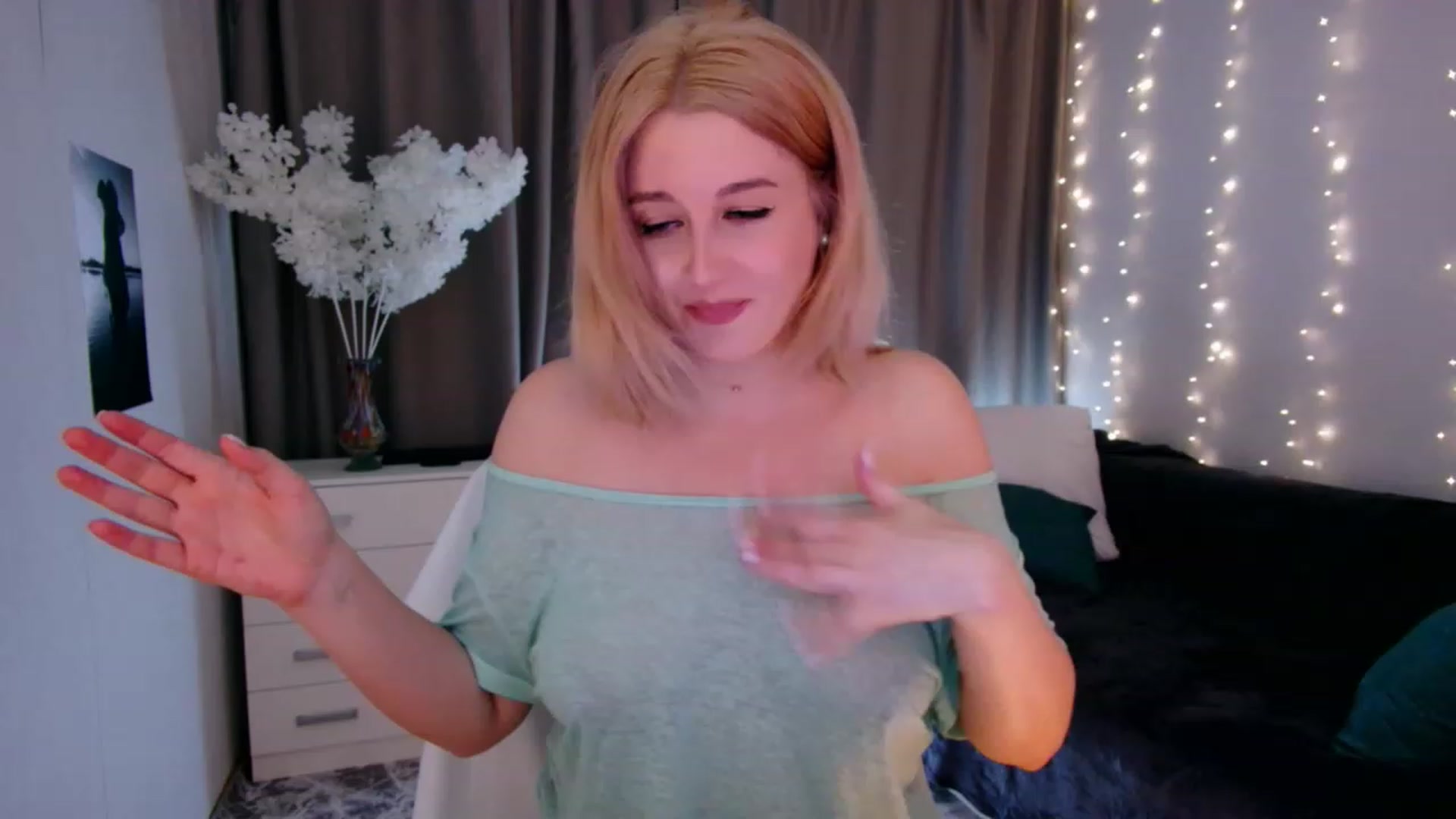 Gallery image thumbnail from Rockn_Grace's myfreecams stream on, 09/27/2023, 15:12 image 19 of 20