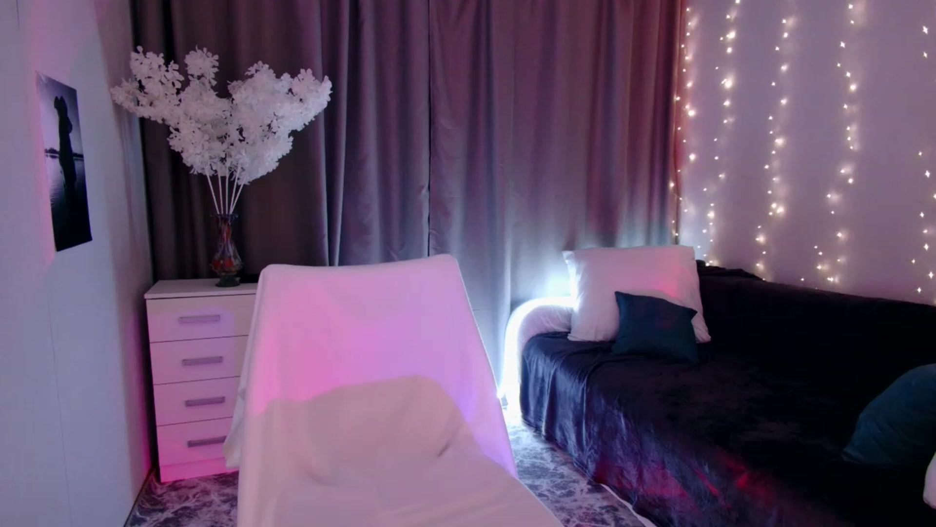 Gallery image thumbnail from Rockn_Grace's myfreecams stream on, 09/27/2023, 17:28 image 9 of 20