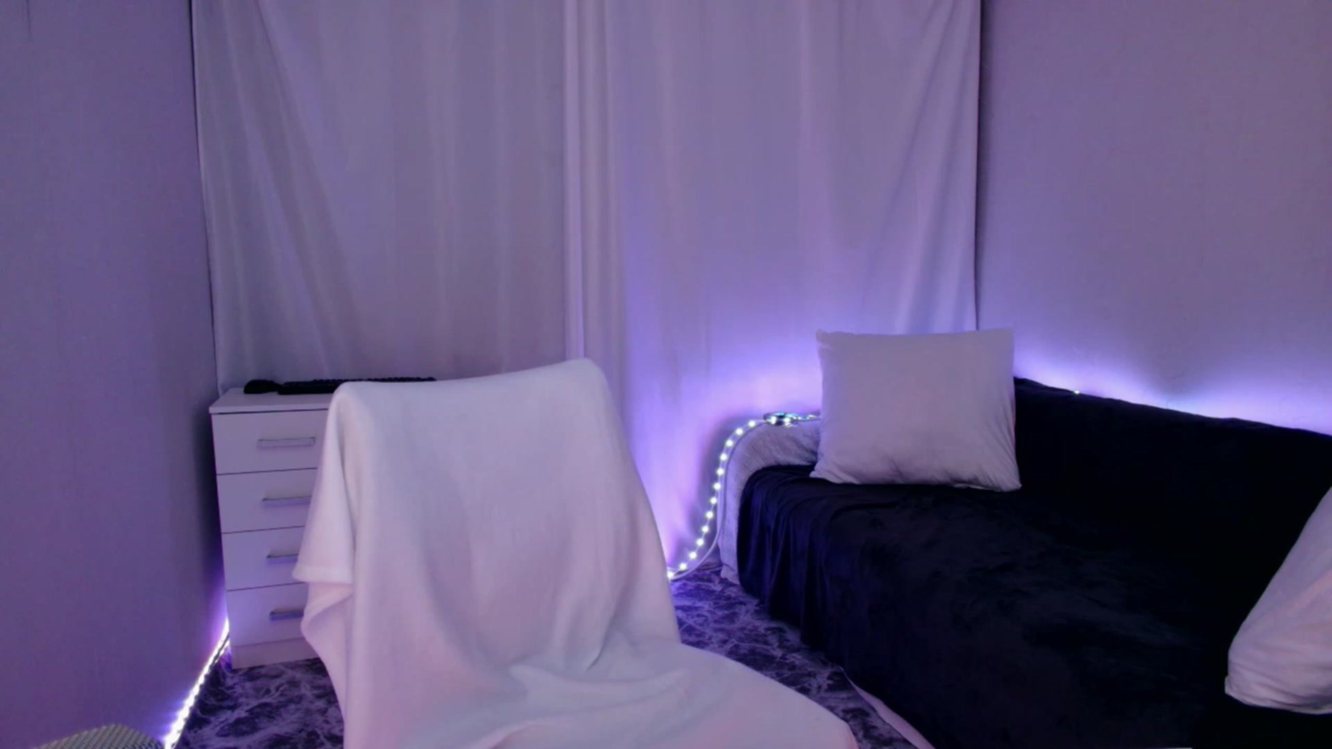 Gallery image thumbnail from Rockn_Grace's myfreecams stream on, 10/03/2023, 14:29 image 18 of 20