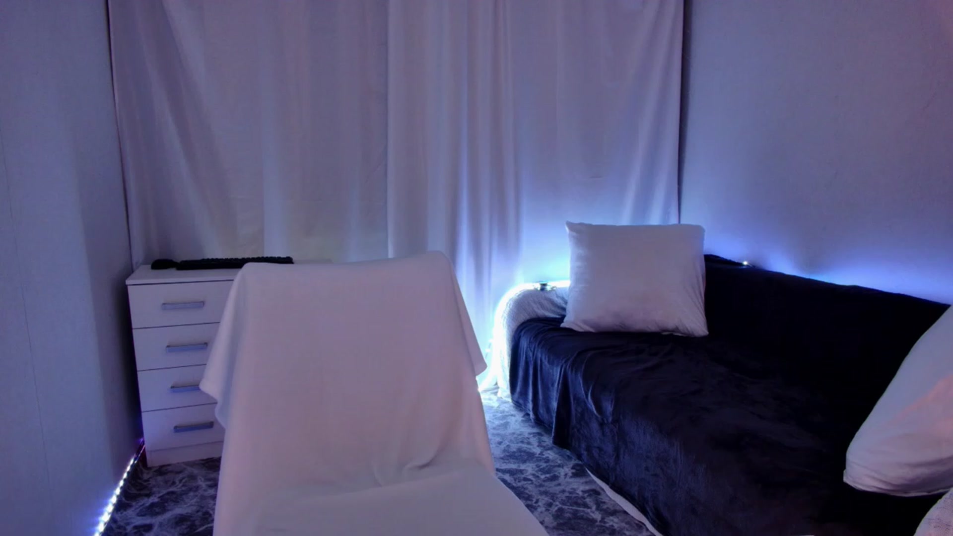 Gallery image thumbnail from Rockn_Grace's myfreecams stream on, 10/03/2023, 15:12 image 16 of 20